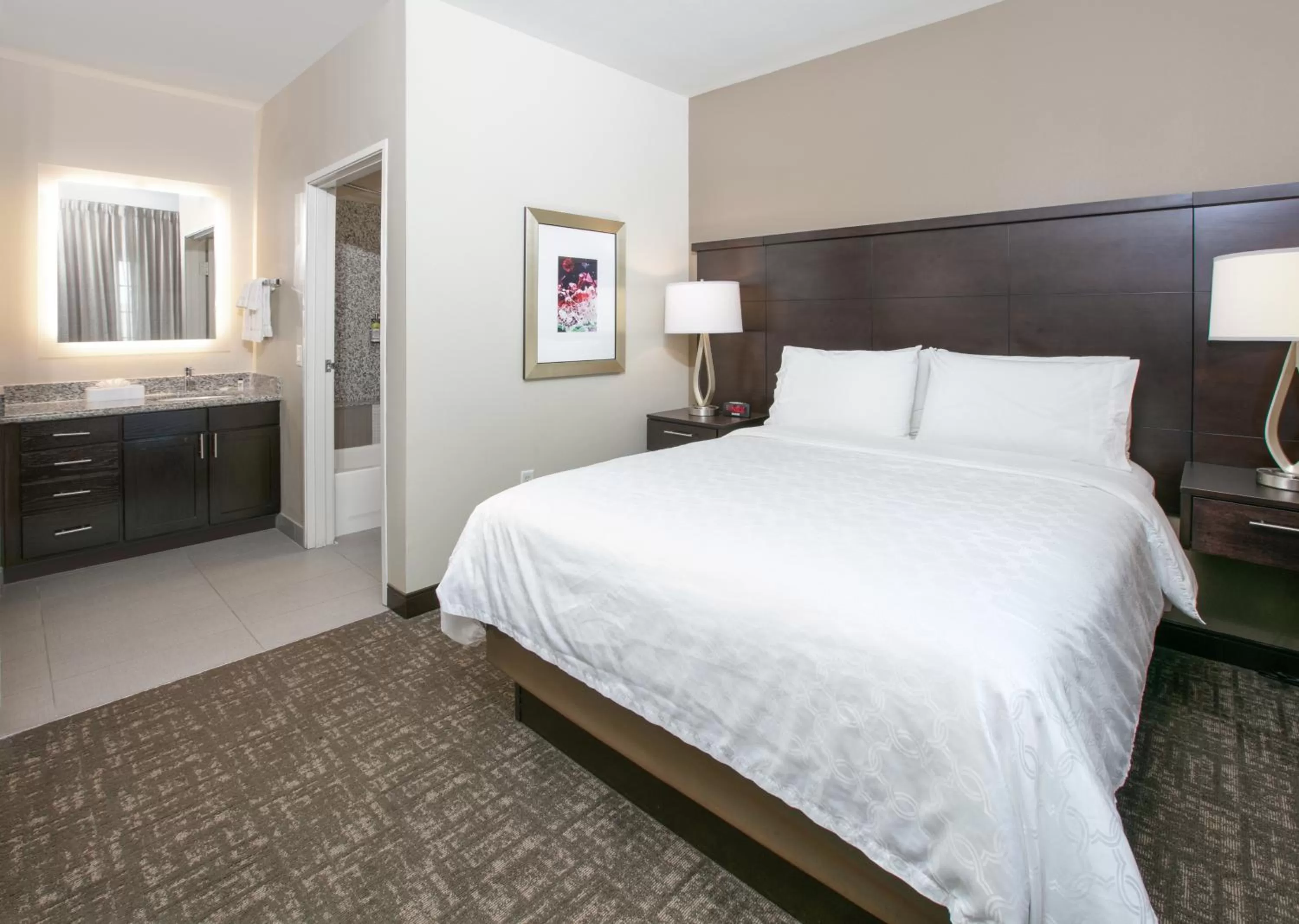 One-Bedroom Queen Suite - Disability Access Tub in Staybridge Suites Plano - Richardson Area by IHG