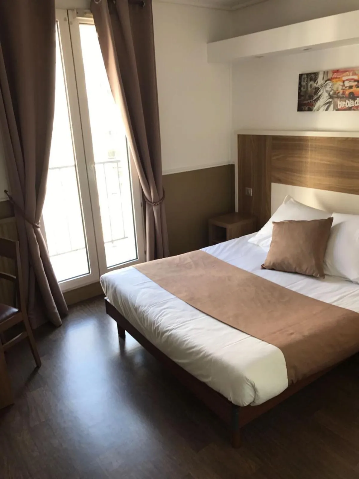  standard double Room with Shower or bath in Grand Hotel Nouvel Opera