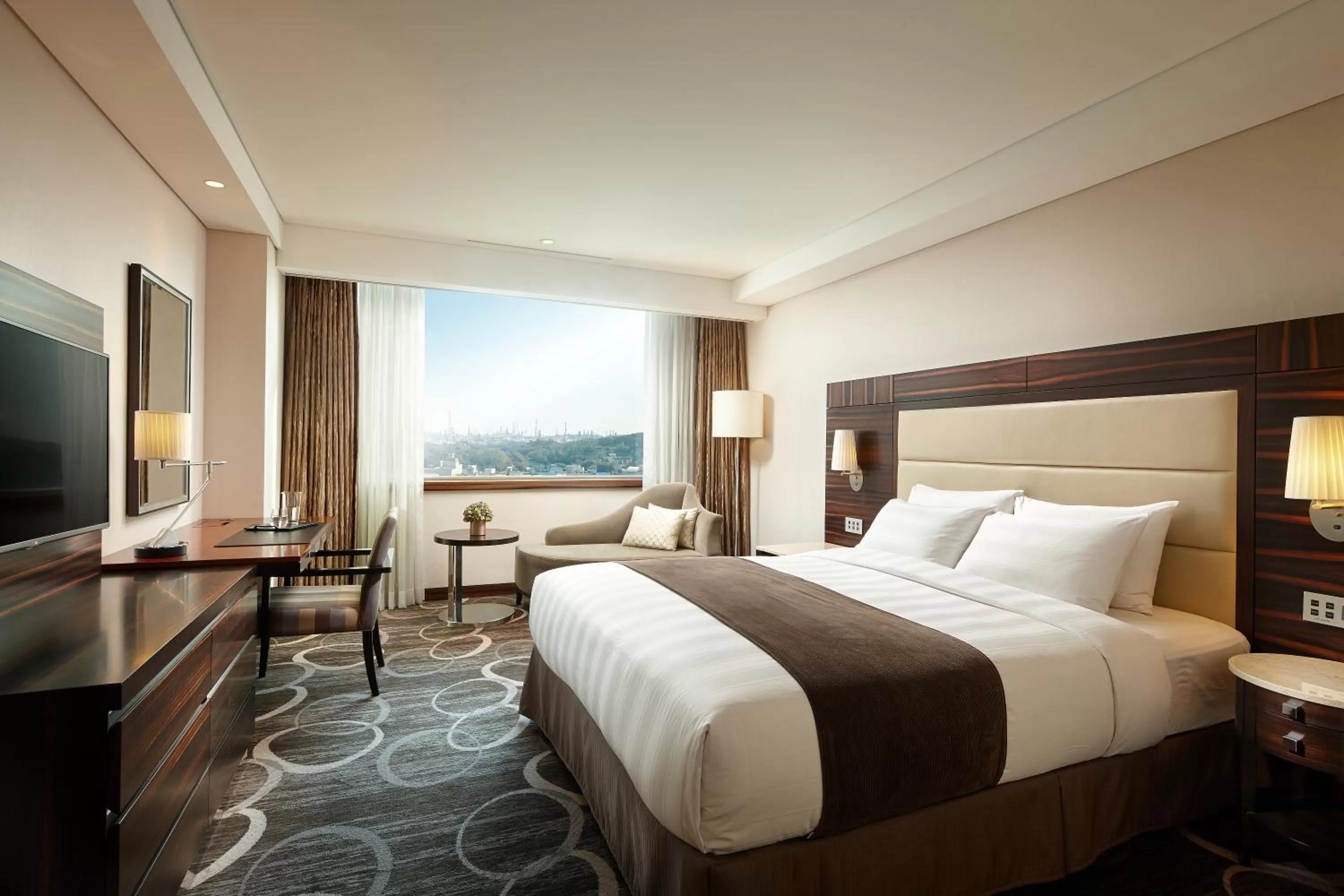 Deluxe Double Room in Lotte Hotel Ulsan