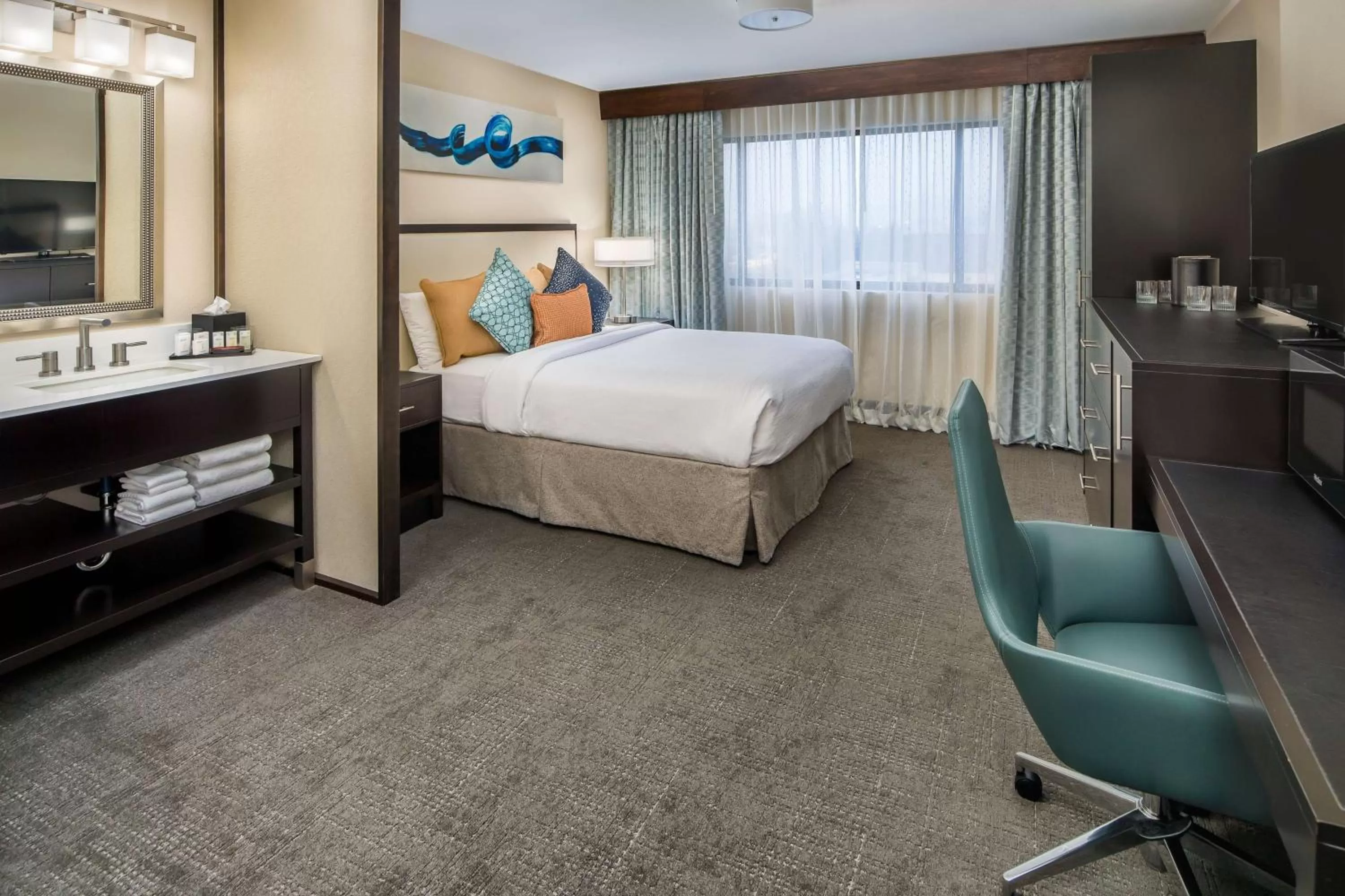 Urban Queen Room in Embassy Suites By Hilton Seattle - Tacoma International Airport