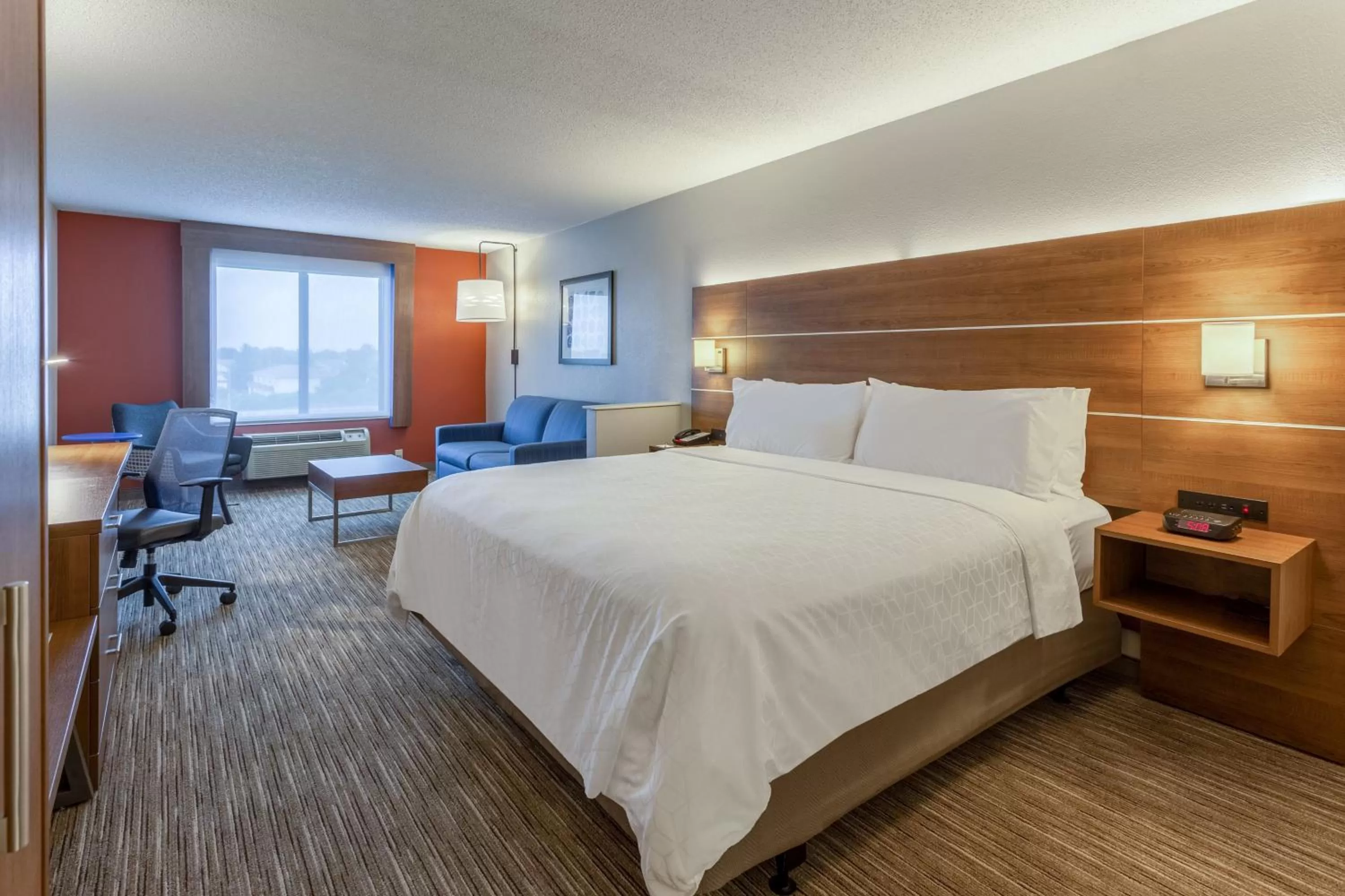 King Suite with Sofa Bed in Holiday Inn Express & Suites O'Fallon-Shiloh by IHG
