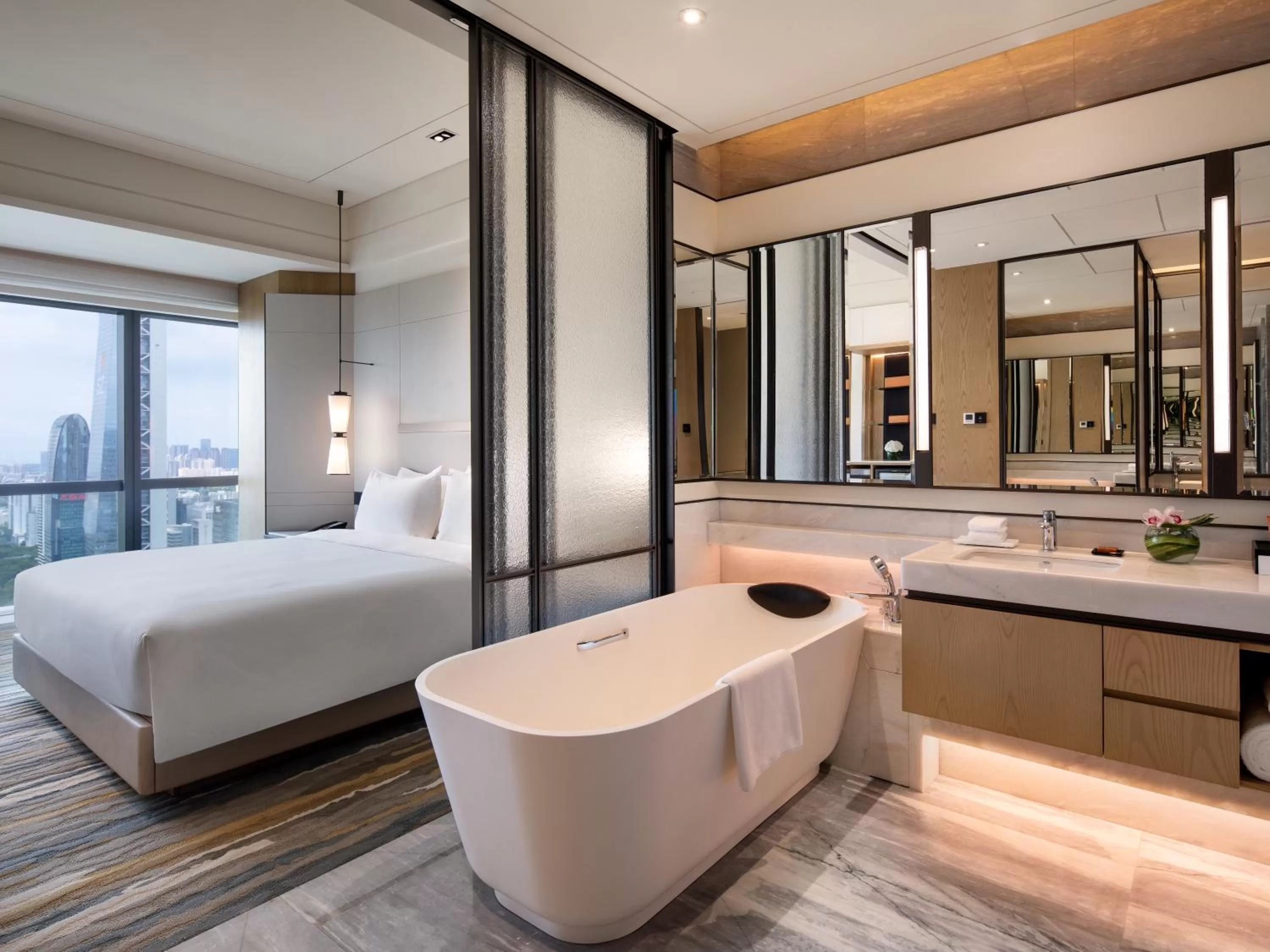 Standard Room in Crowne Plaza Shenzhen Nanshan by IHG