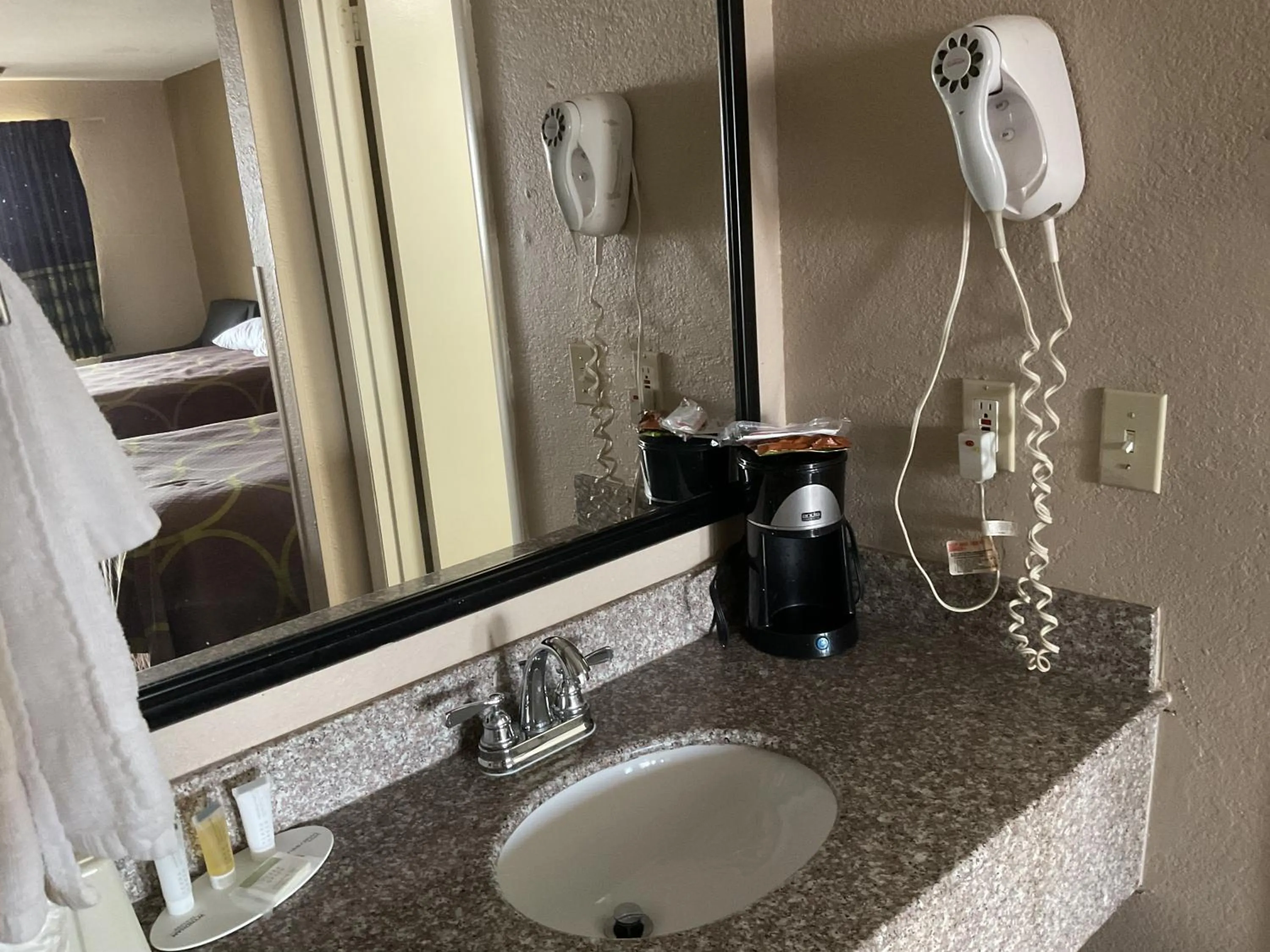 King Room - Disability Access in Super 8 by Wyndham Chattanooga/East Ridge