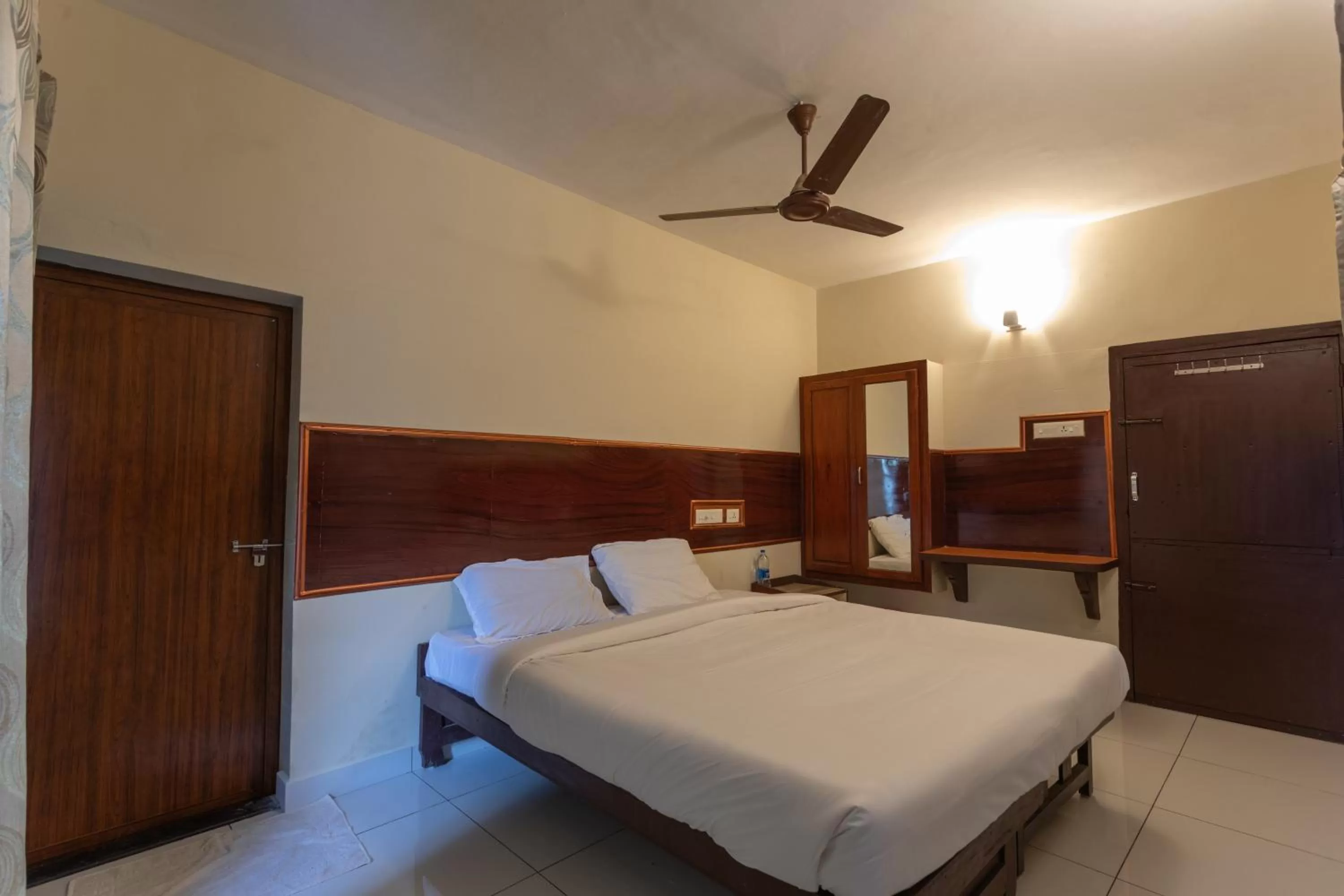 Economy Twin Room in JK Lodge