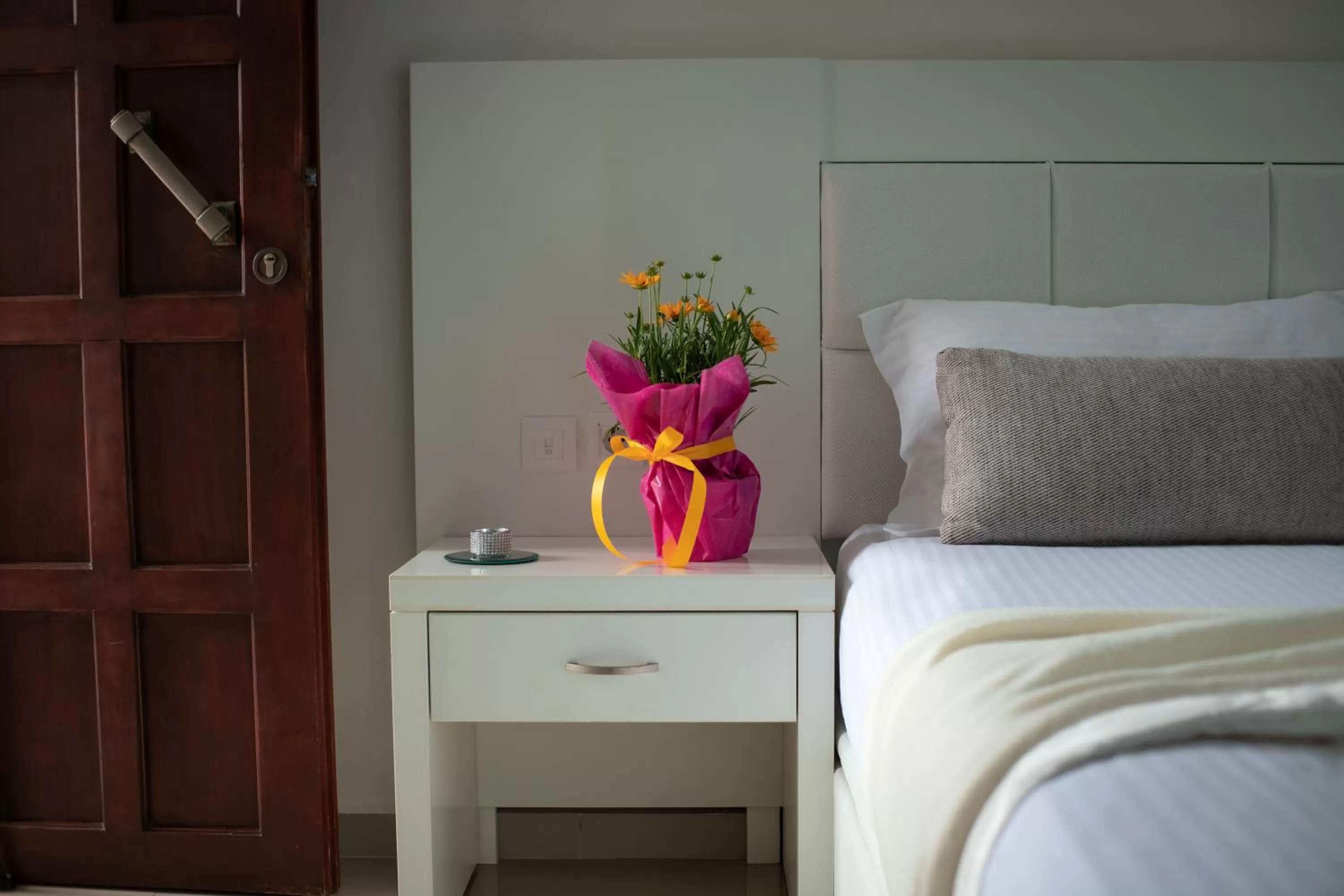 Deluxe Double Room with Extra Bed in Macedon