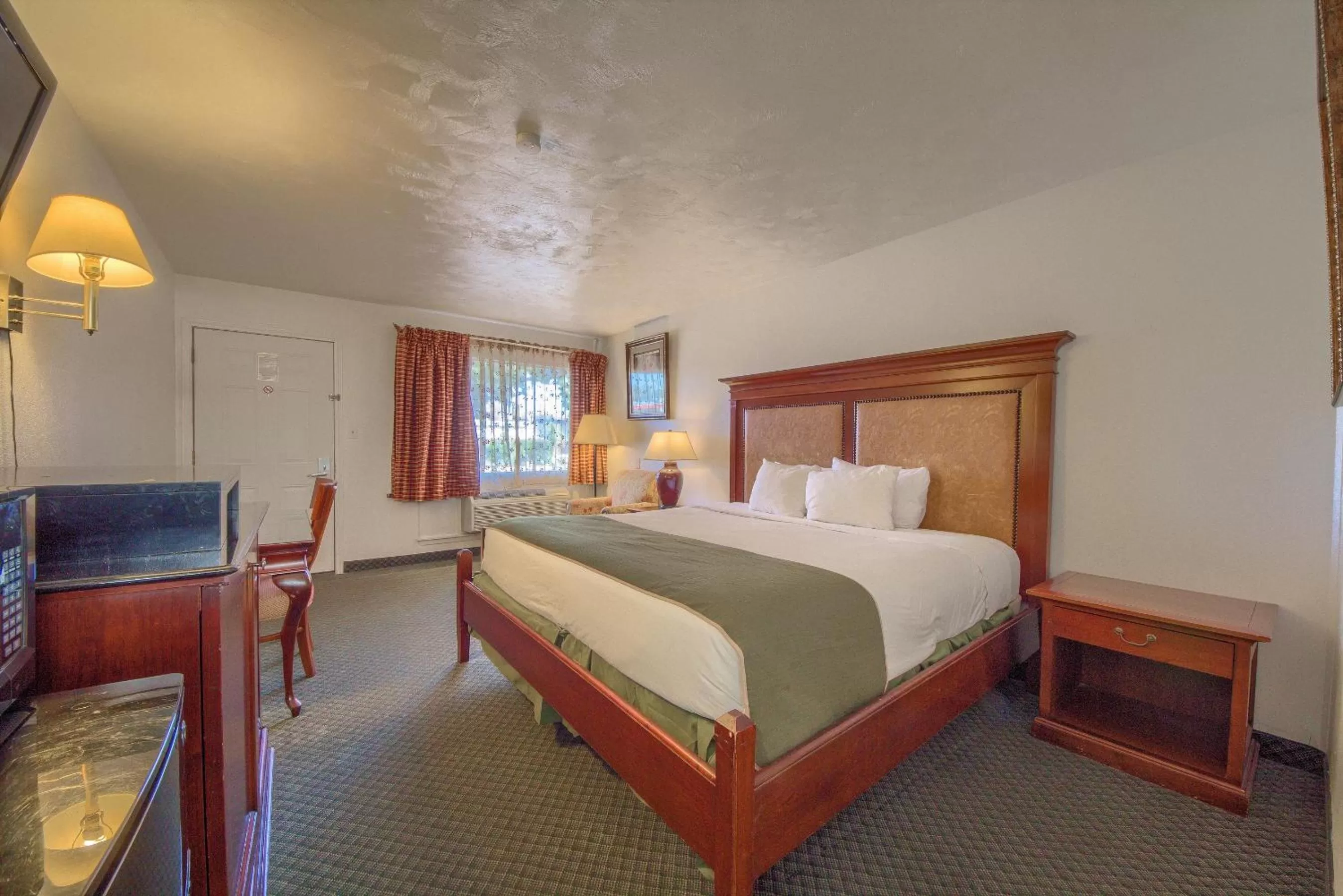 King Room in Americas Best Value Inn Uvalde