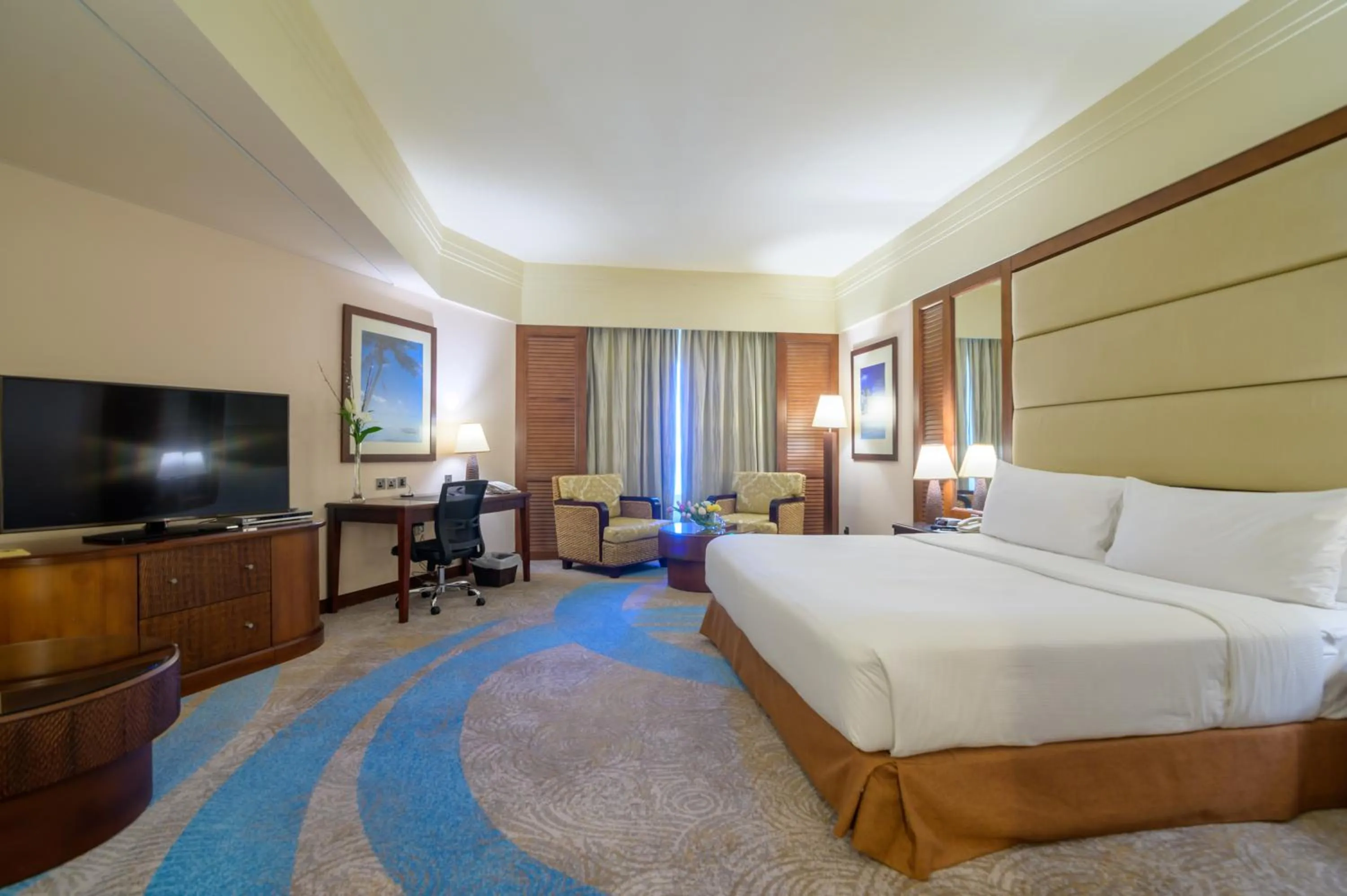 Executive King Room with Sea View in Danat Jebel Dhanna Resort