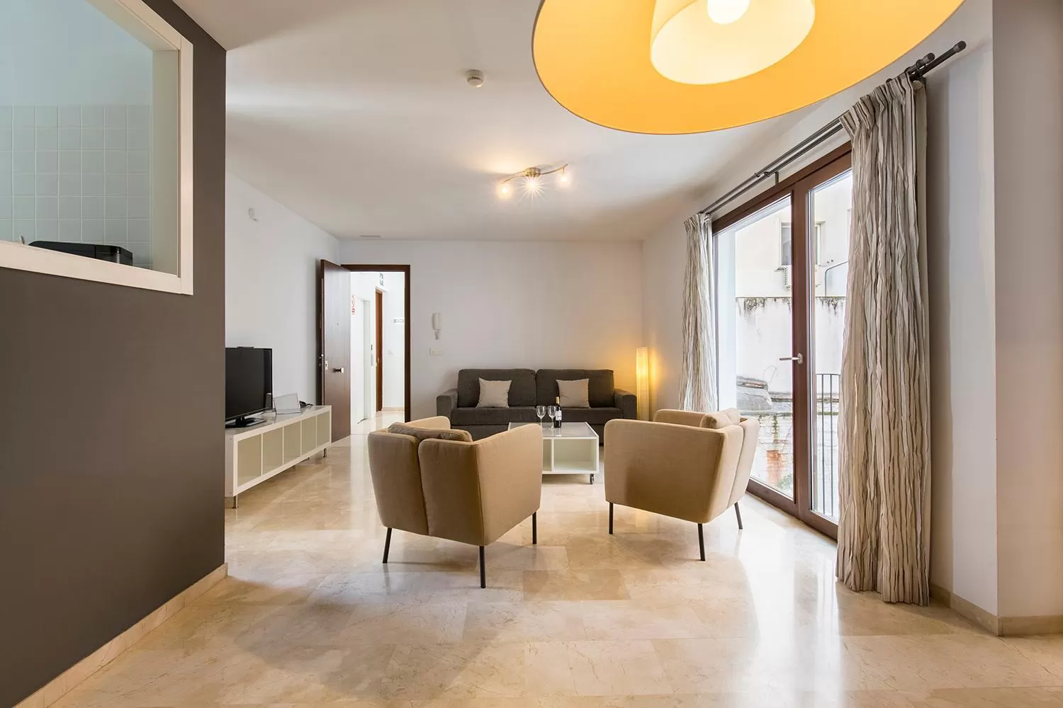 Two-Bedroom Apartment in tuGuest Elvira Suites