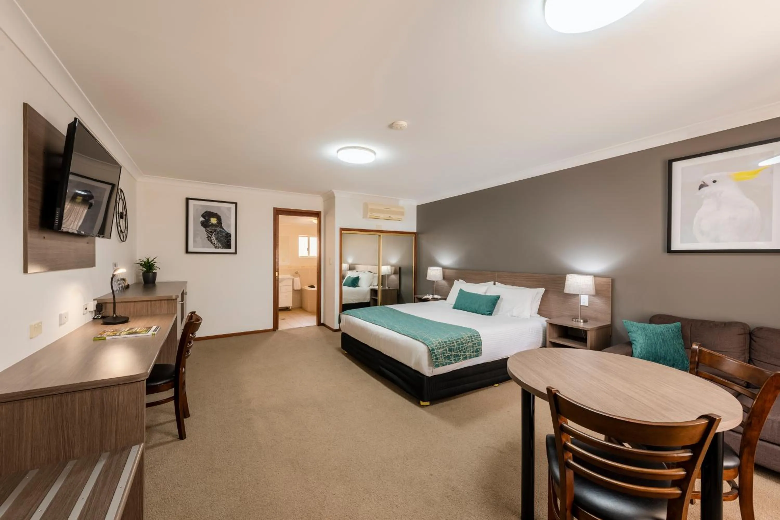 Executive King Room with Spa Bath in Best Western Plus Ambassador Orange