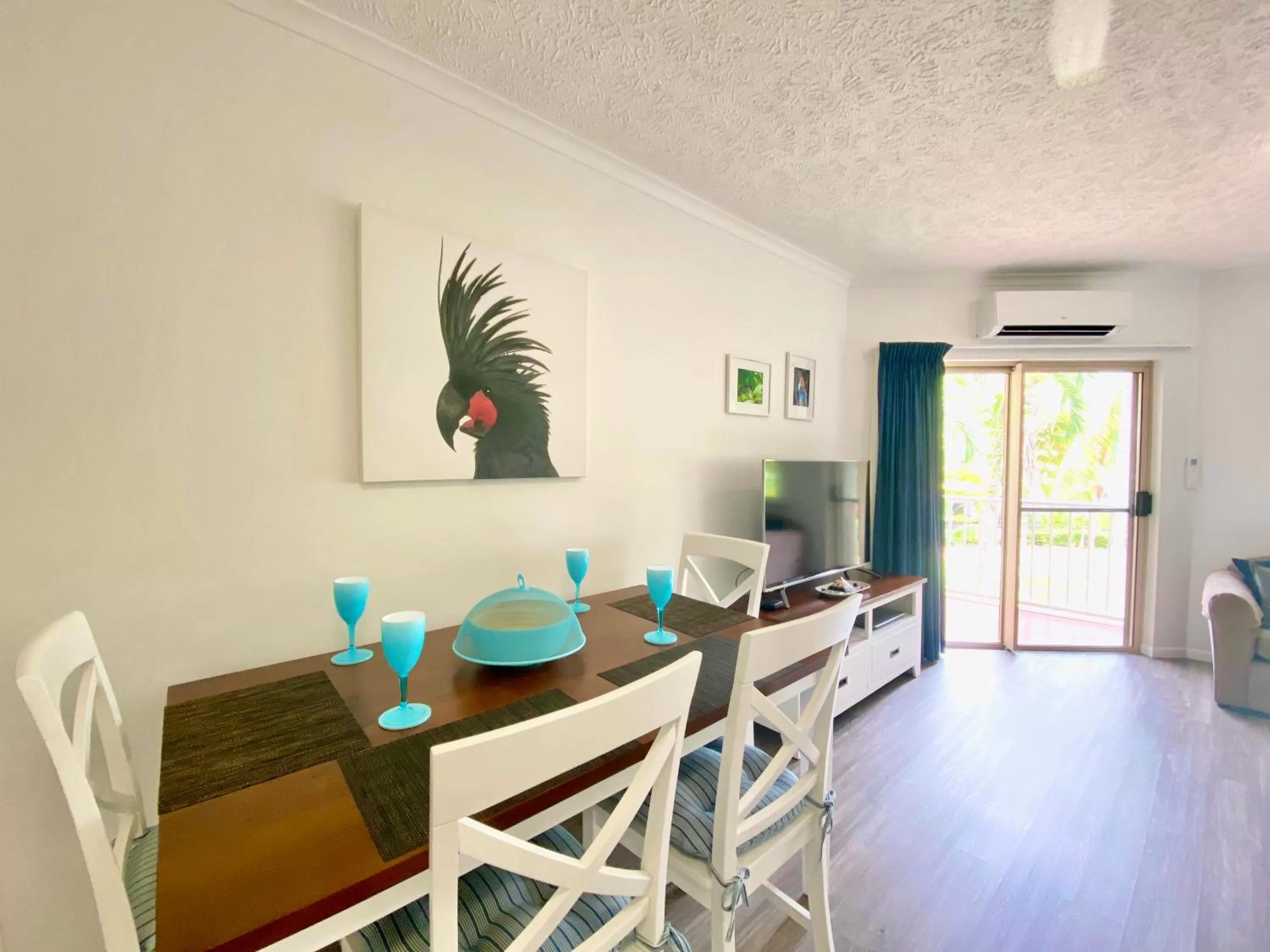 Premium One-Bedroom Apartment with Garden View in Cairns Beach Resort
