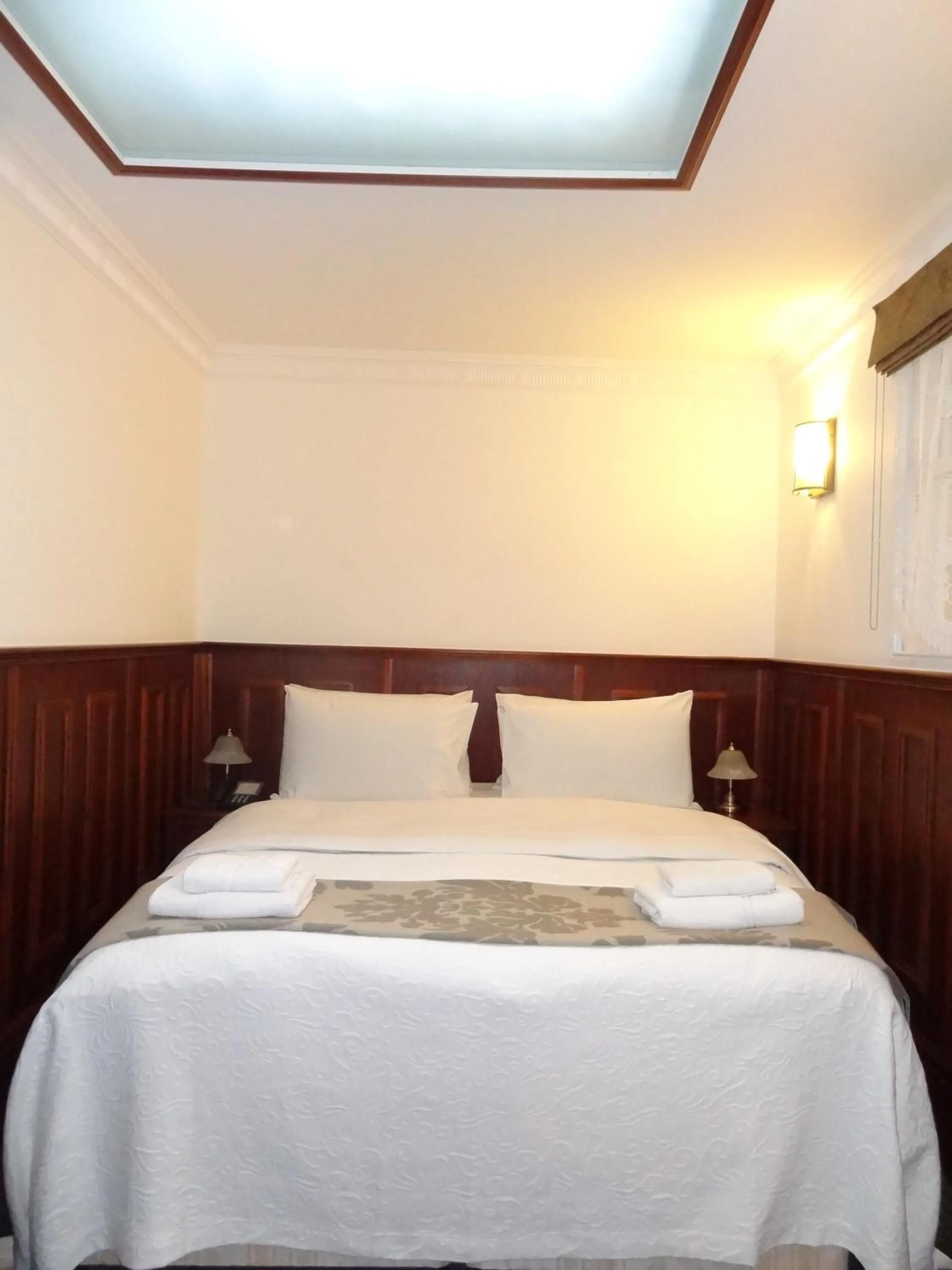Superior Double Room with Outside Patio - single occupancy in Regency House Hotel