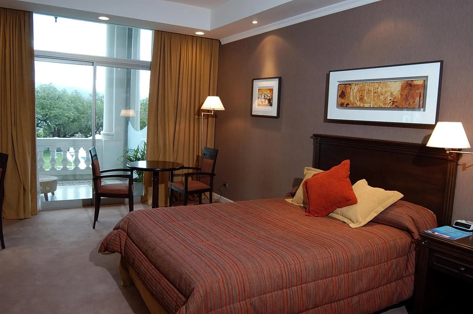 Family Double Room in Howard Johnson Sierras Hotel y Casino Alta Gracia