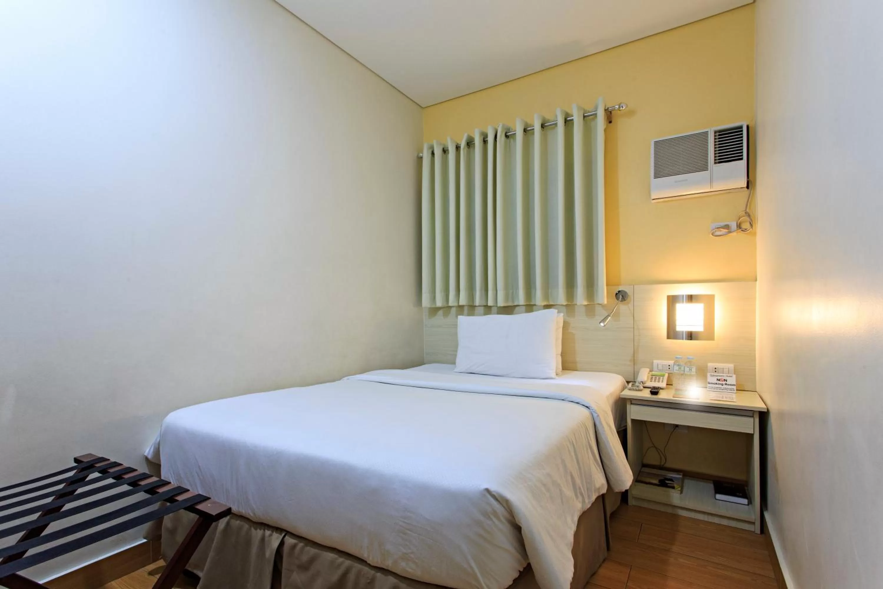 Standard Double Room in Hamersons Hotel Cebu