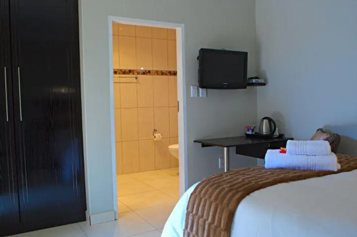 Standard Double Room - single occupancy in Goodey's Guesthouse