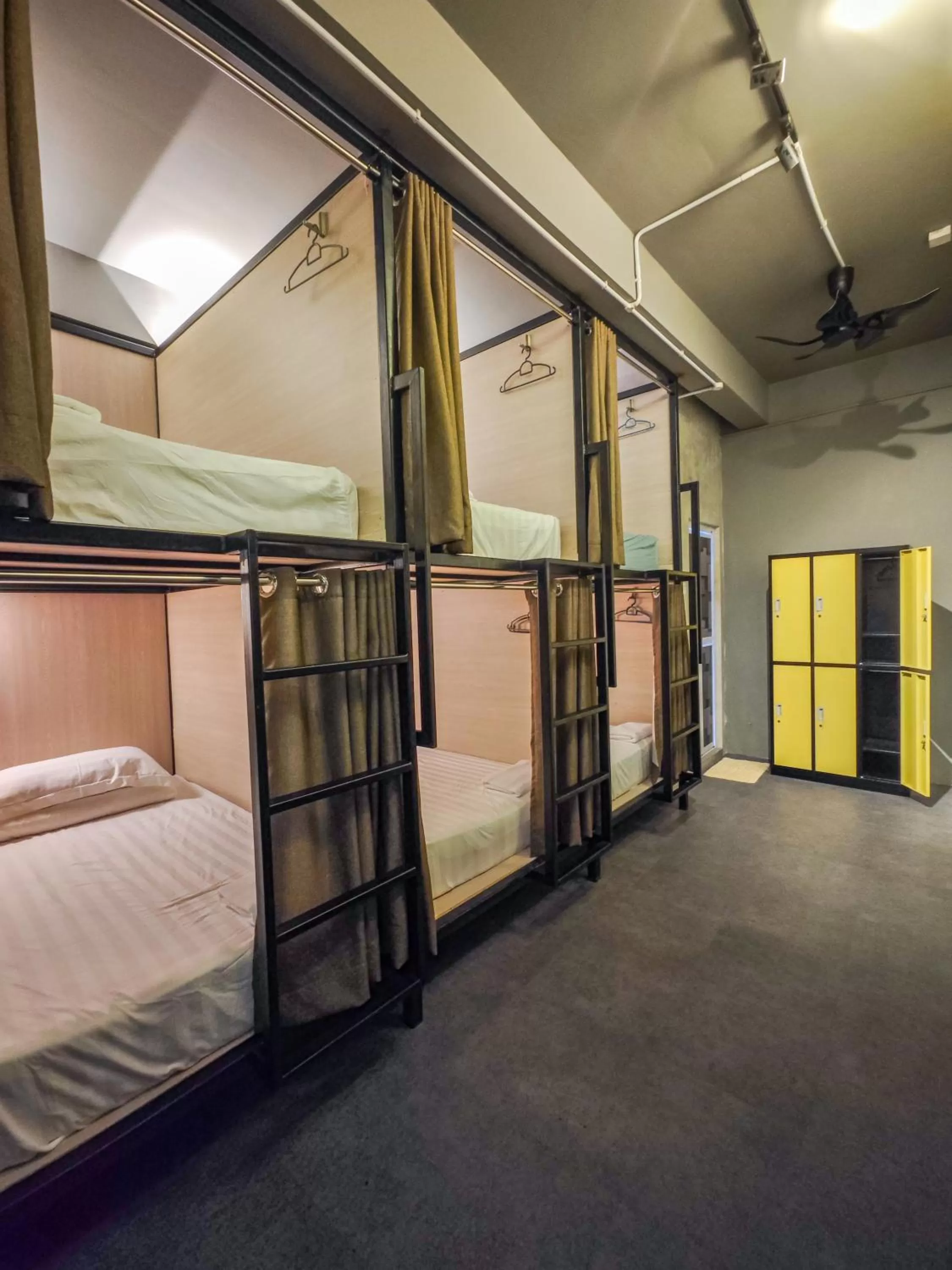 Single Bed in Male Dormitory Room in Zenz Hotel