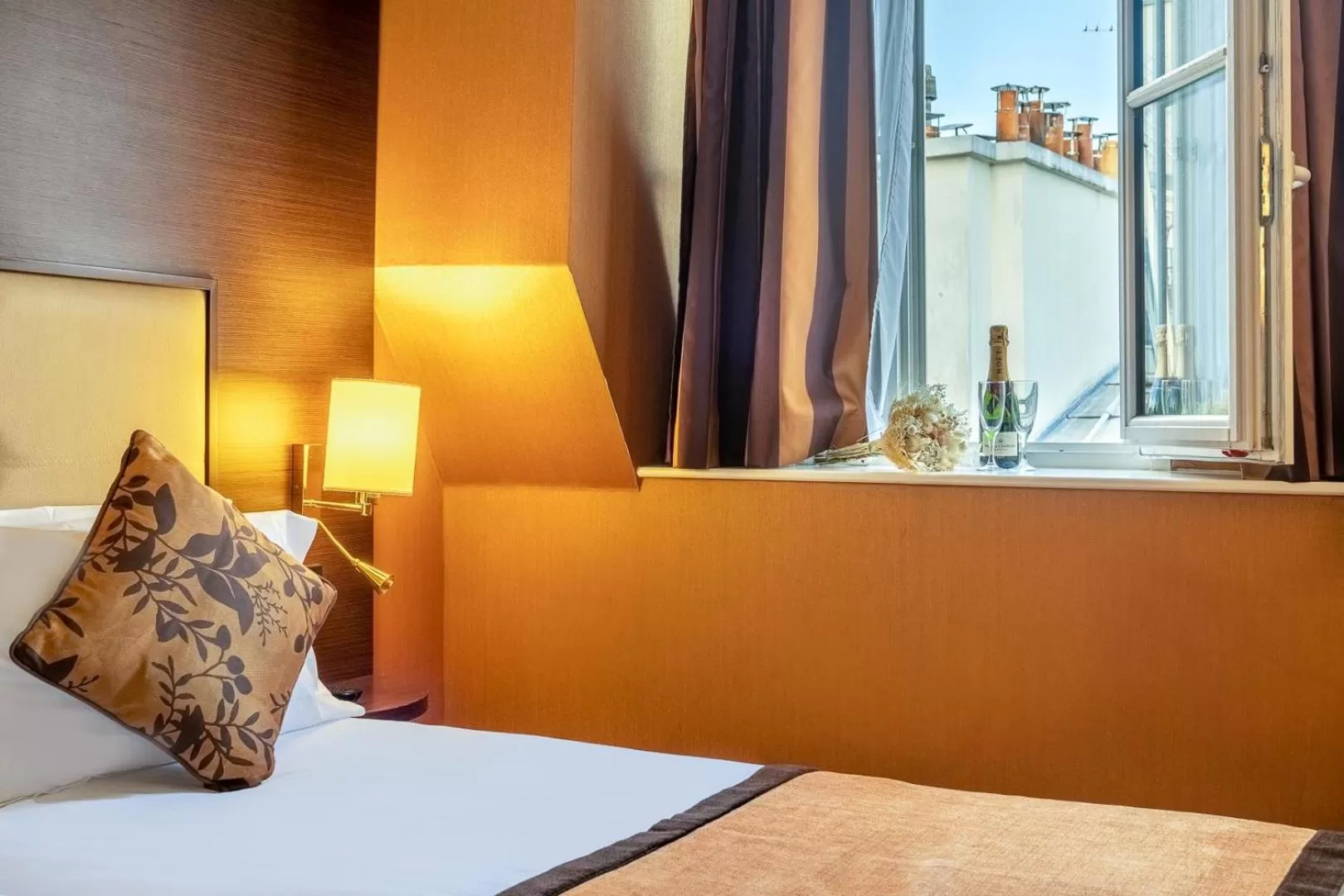 SUPERIOR COMFORT Double Room – City View in Hôtel 85 Saint Honore