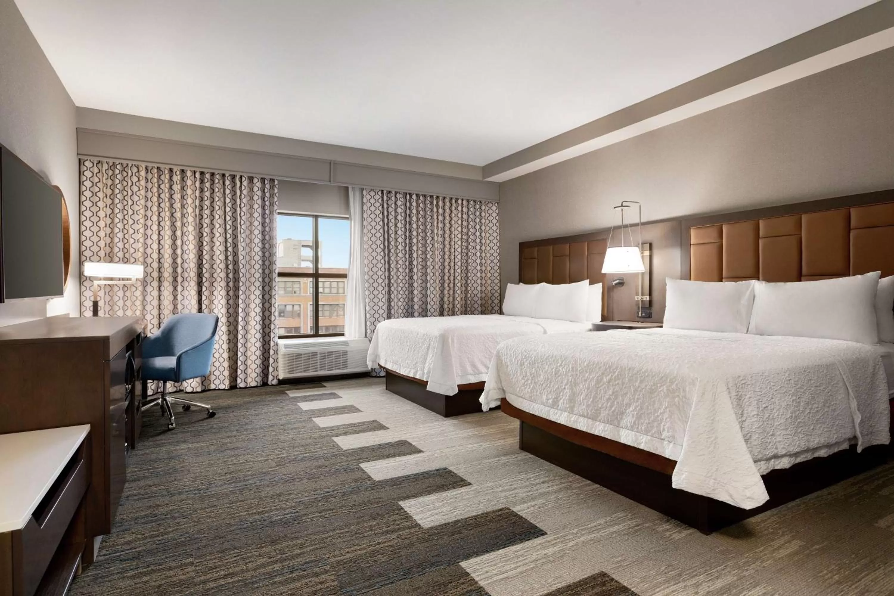Queen Room with Two Queen Beds - Mobility and Hearing Access in Hampton Inn Suites Kansas City Downtown Crossroads