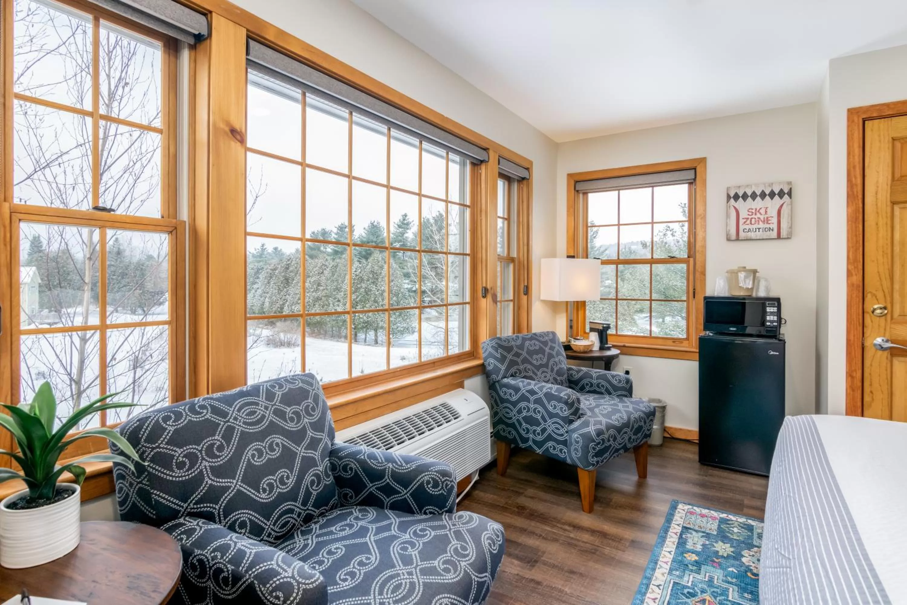 One King Room Mountain View in Grey Fox Inn