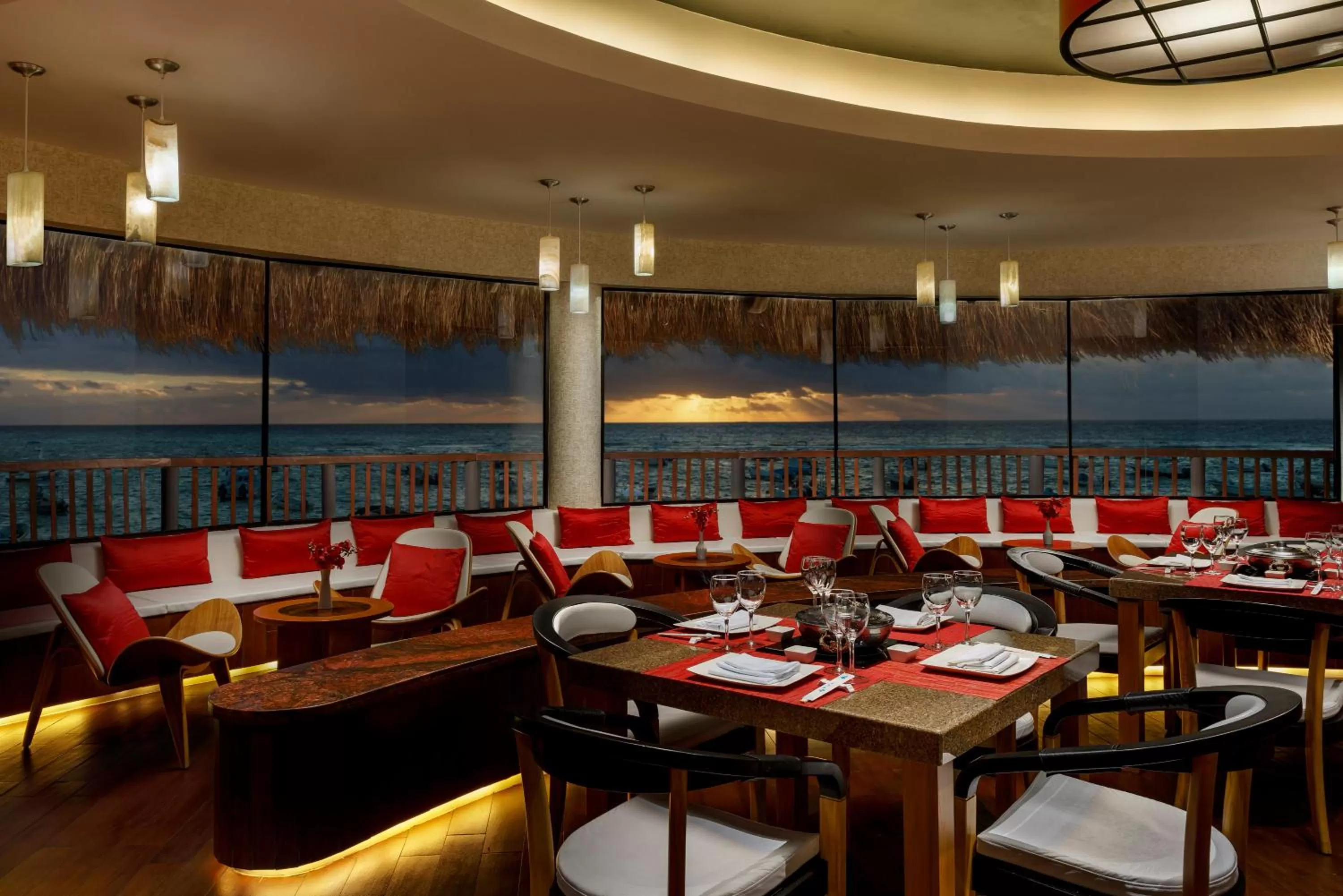 Restaurant/places to eat in The Reef Coco Beach Resort & Spa- Optional All Inclusive