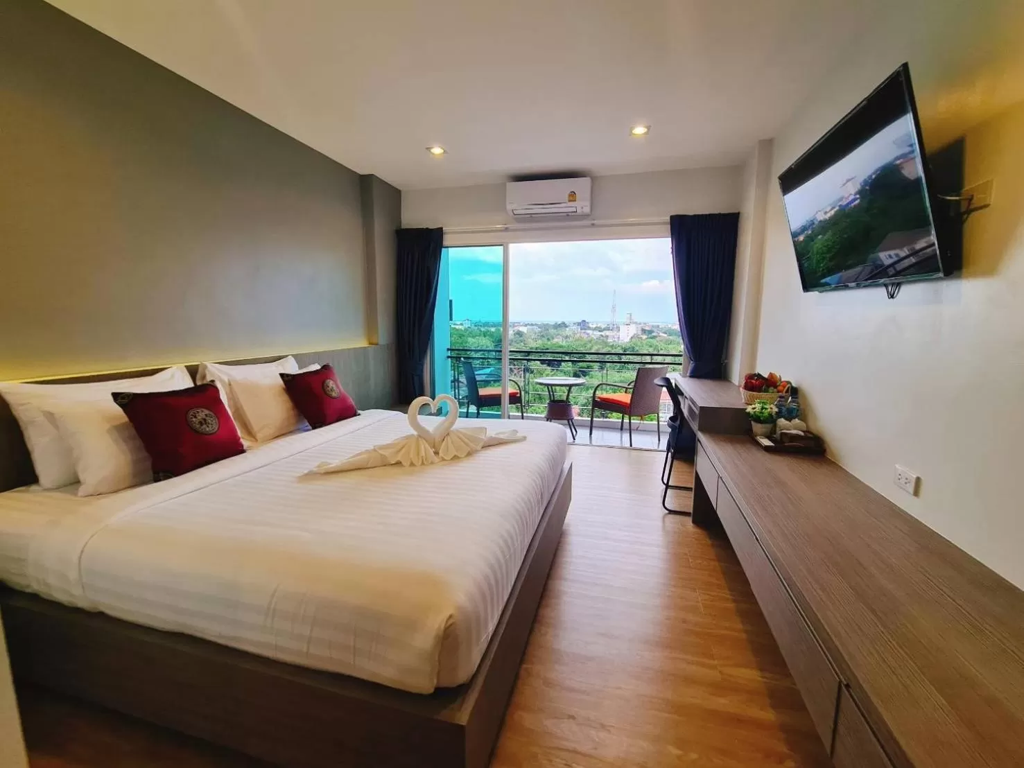 Deluxe Double Room with Balcony in UR The Private Huahin