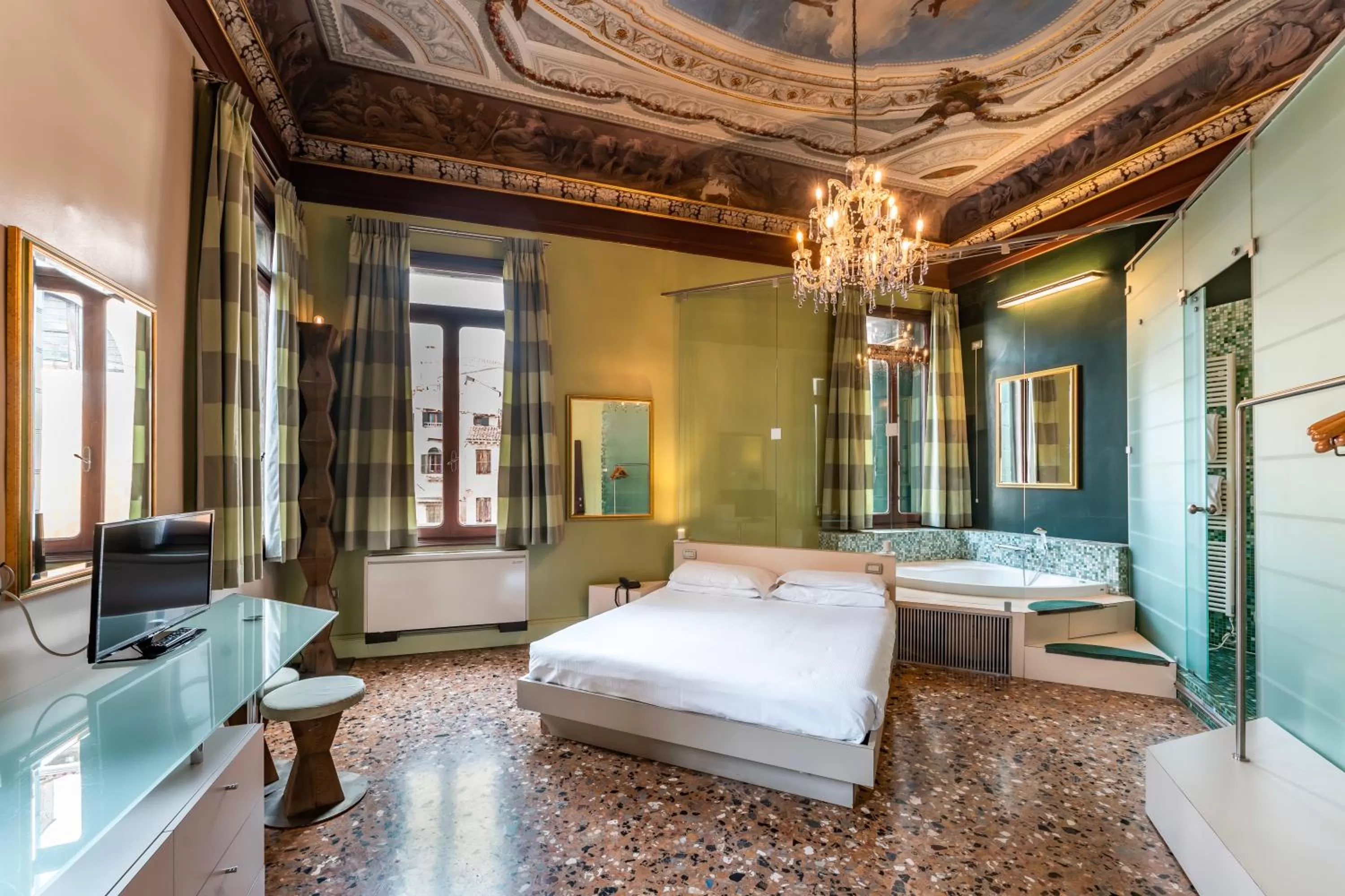 King Room with Spa Bath in Sogno di Giulietta e Romeo