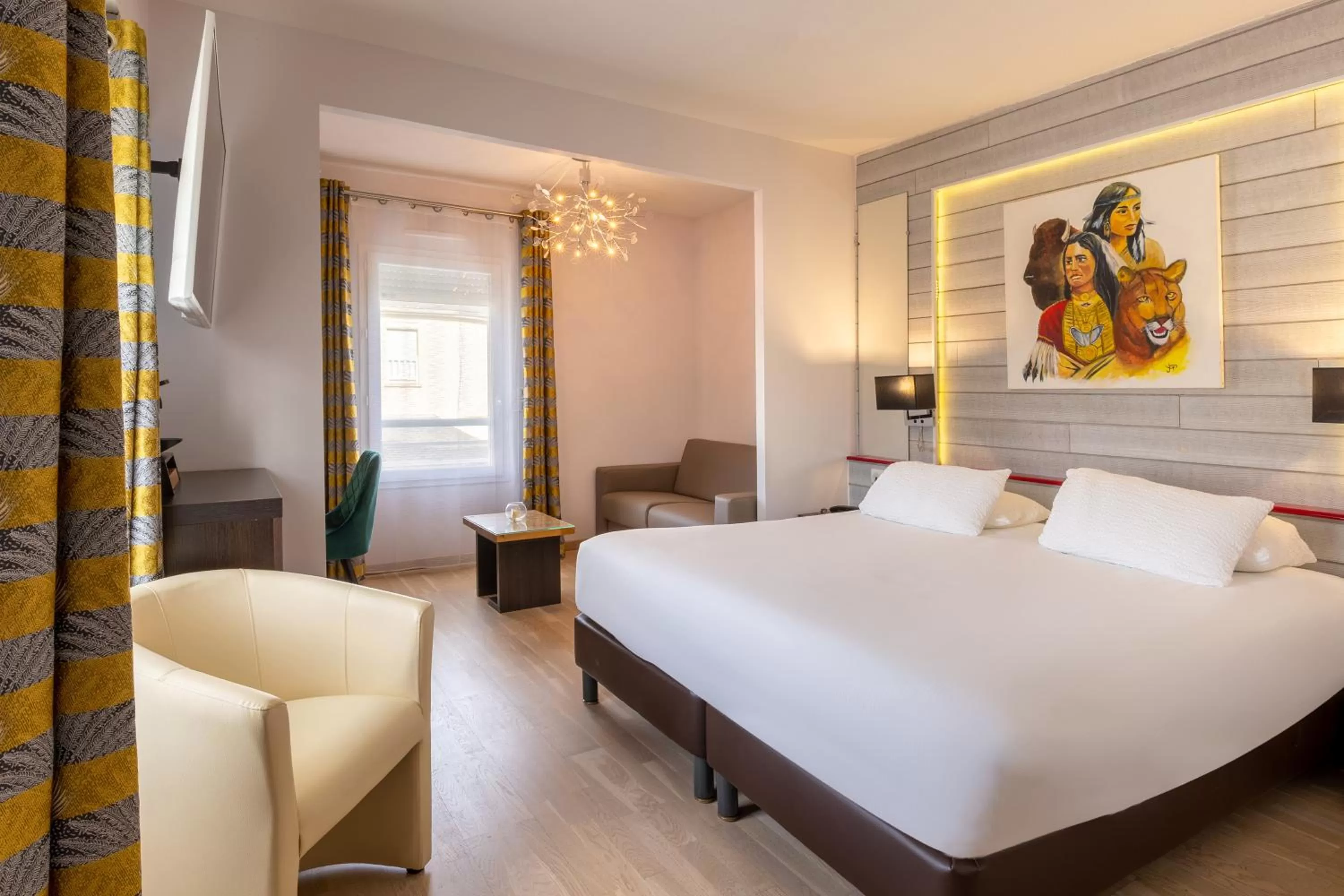 Junior Suite with Queen Bed and Sofa Bed - Non-Smoking in Best Western Hotel & SPA Pau Lescar Aeroport