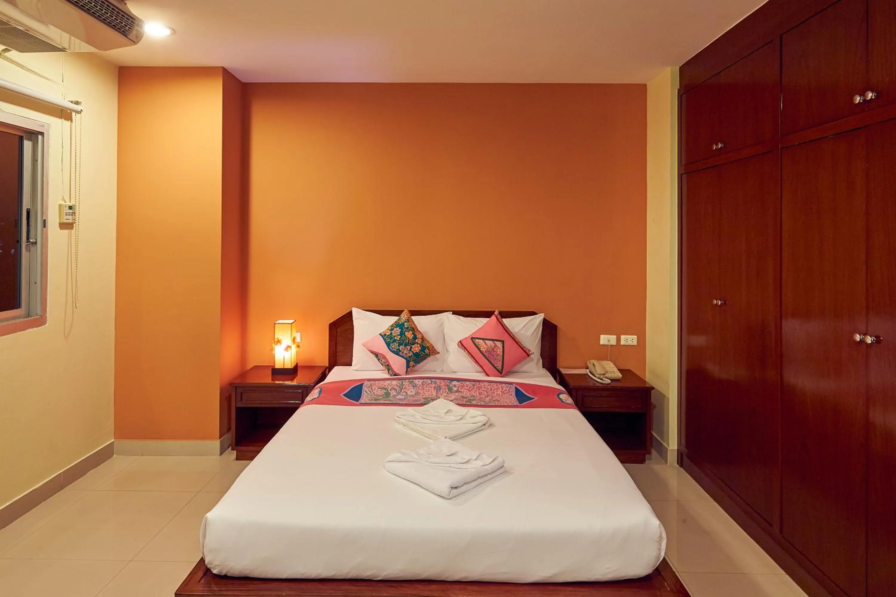 Queen Room with Balcony in Sivalai Place