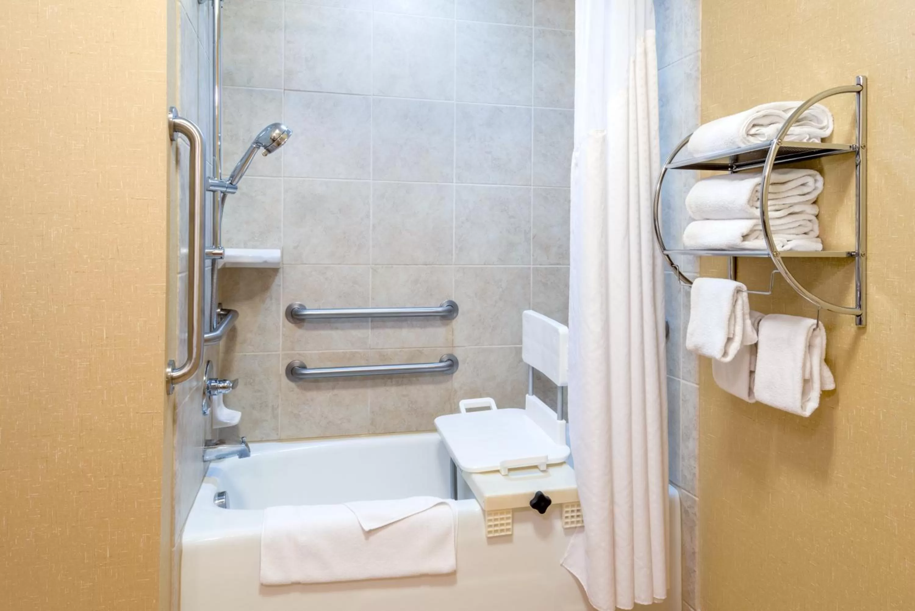 King Room - Mobility Access/Hearing Accessible in Holiday Inn Hotel & Suites Grand Junction-Airport by IHG