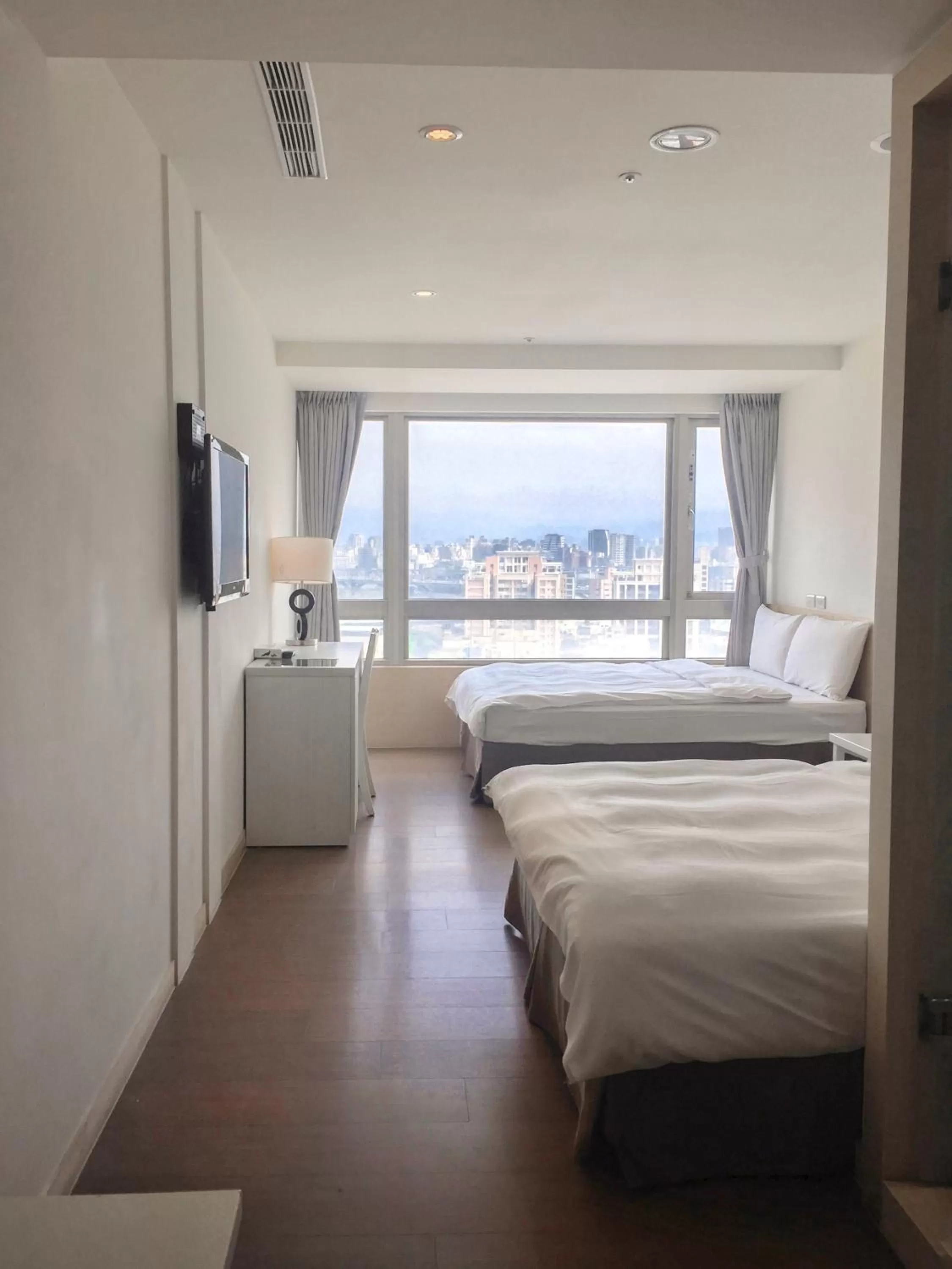 Deluxe Family Room in Wemeet Hotel Taipei