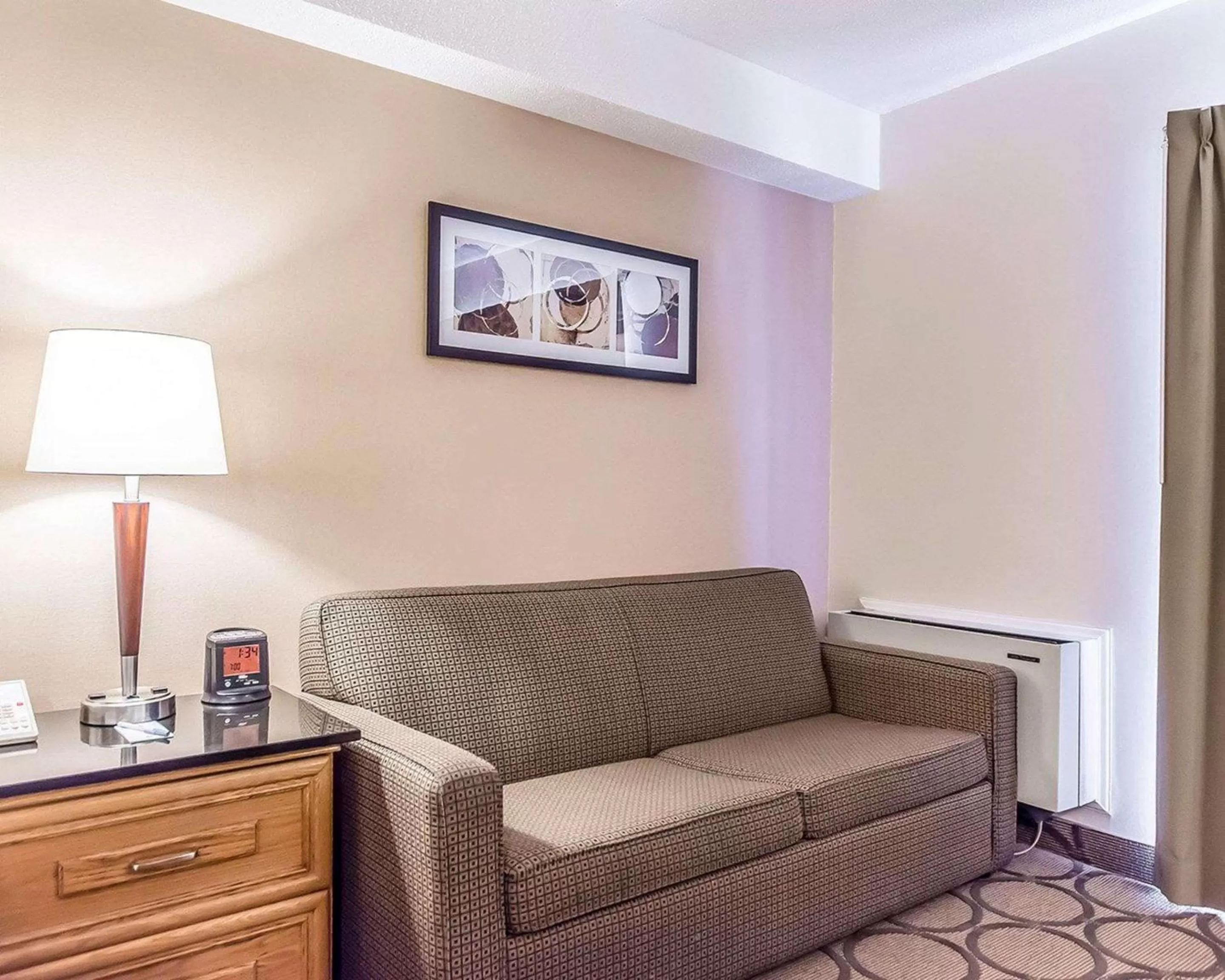 Standard Queen Room with Sofa Bed - Second Floor in Comfort Inn Riviere-du-Loup