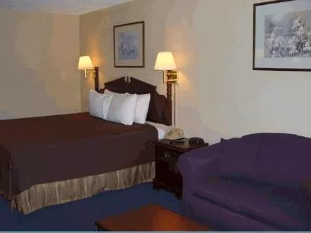 King Room - Non-Smoking in Americas Best Value Inn Hazlehurst