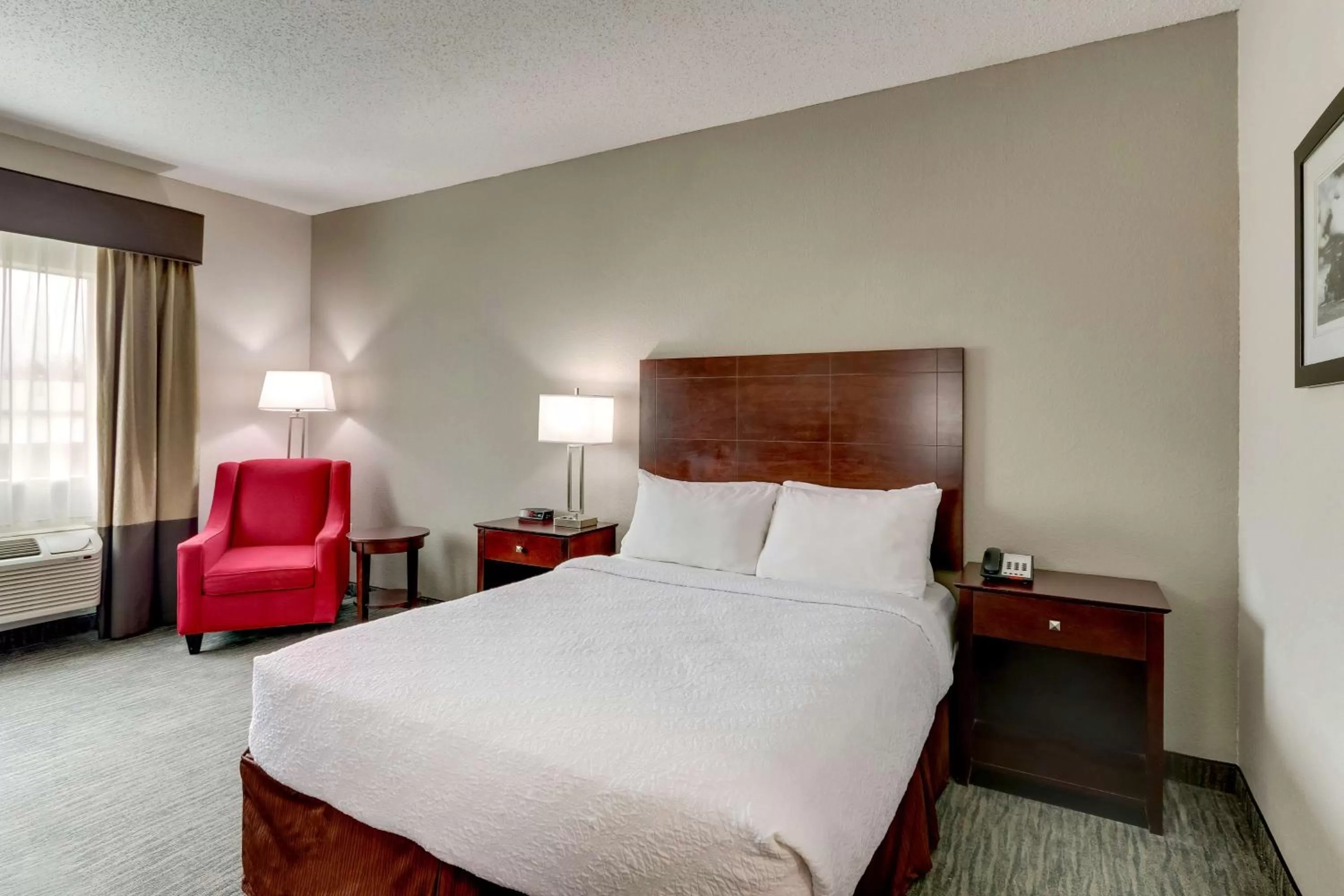 Queen Room - Mobility Accessible/Non-Smoking in Best Western Plus University Inn & Suites