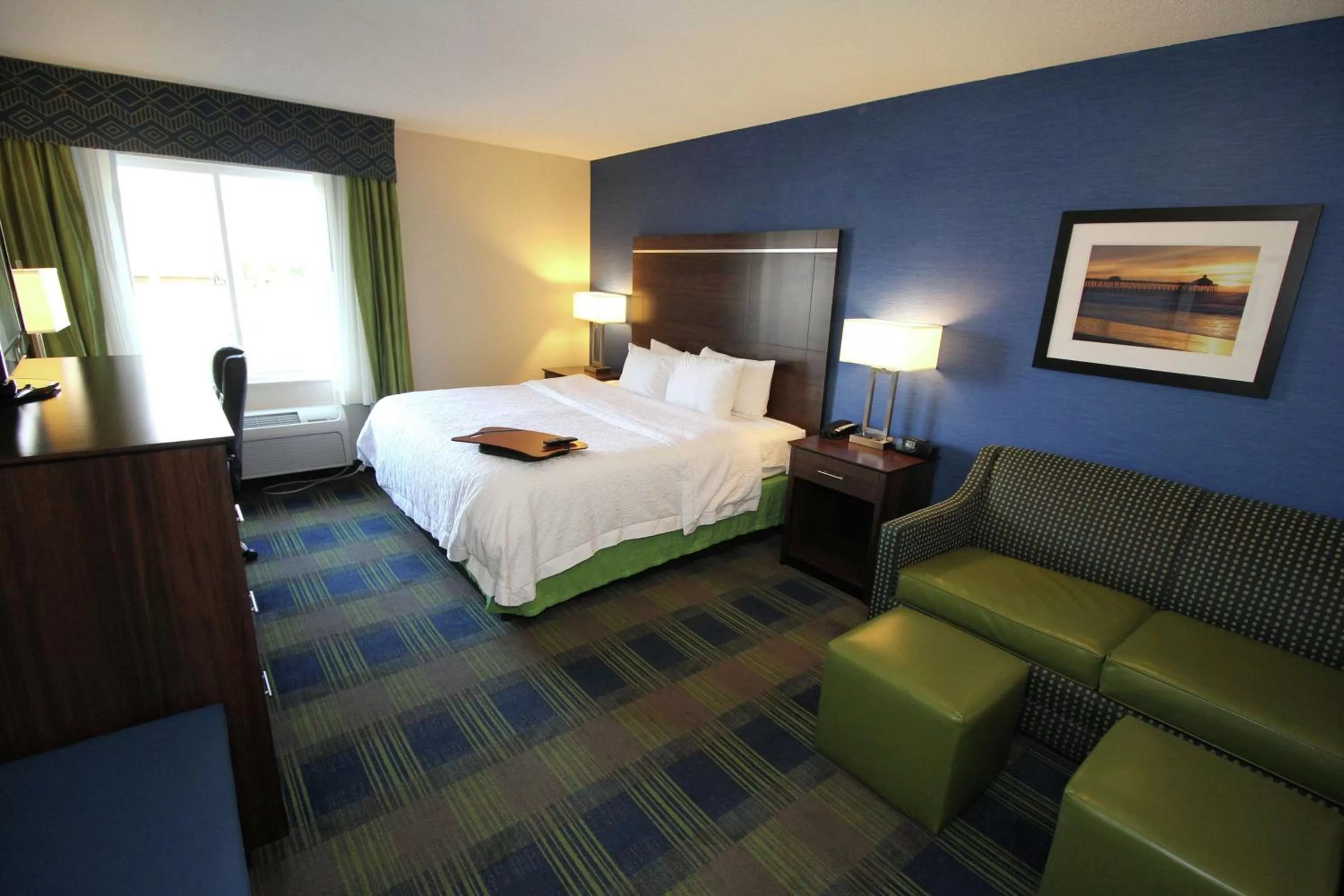 King Room with Sofa Bed - Non-Smoking in Hampton Inn Sandusky-Central
