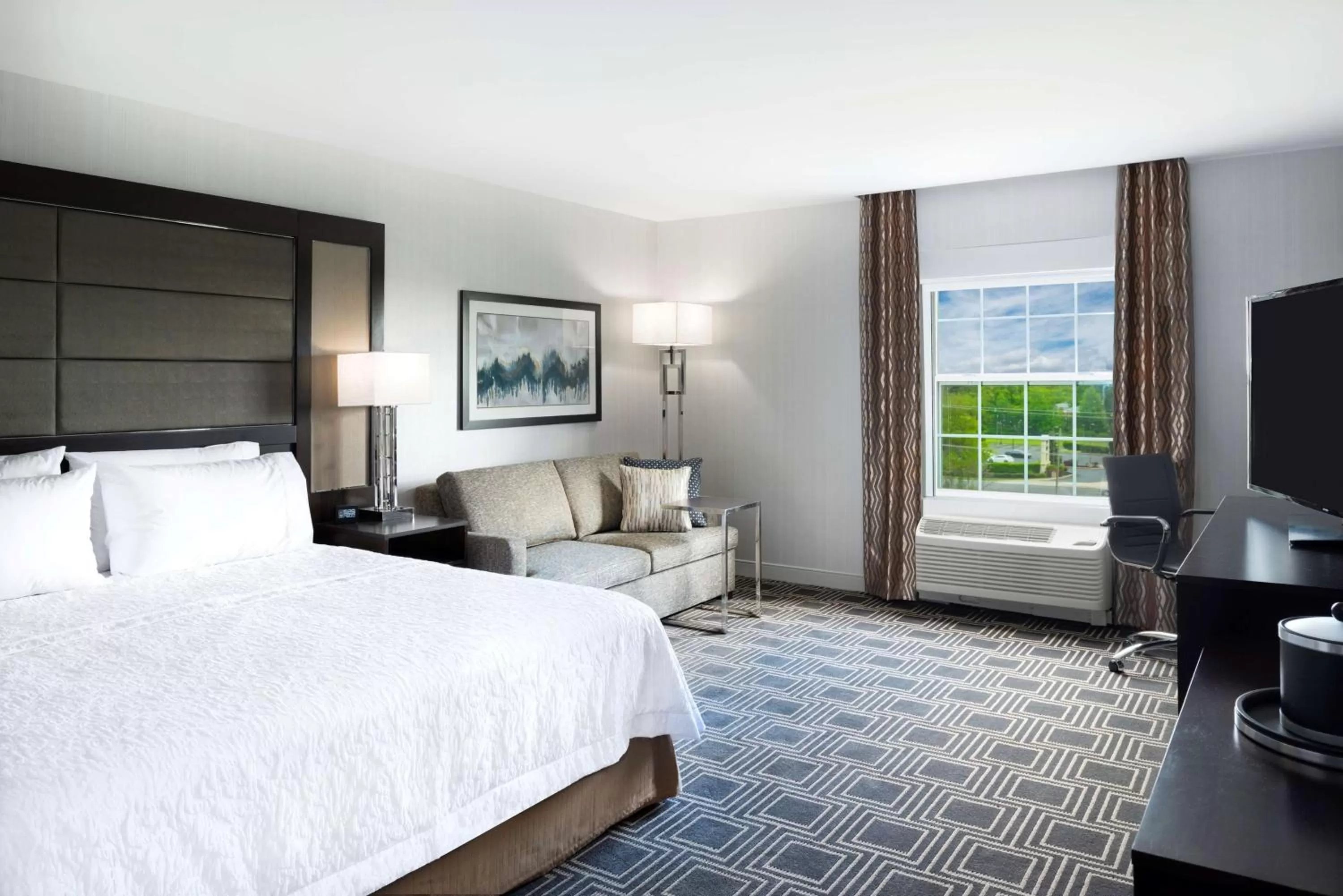 King Room - Mobility Access/Non-Smoking in Hampton Inn & Suites Bridgewater, NJ