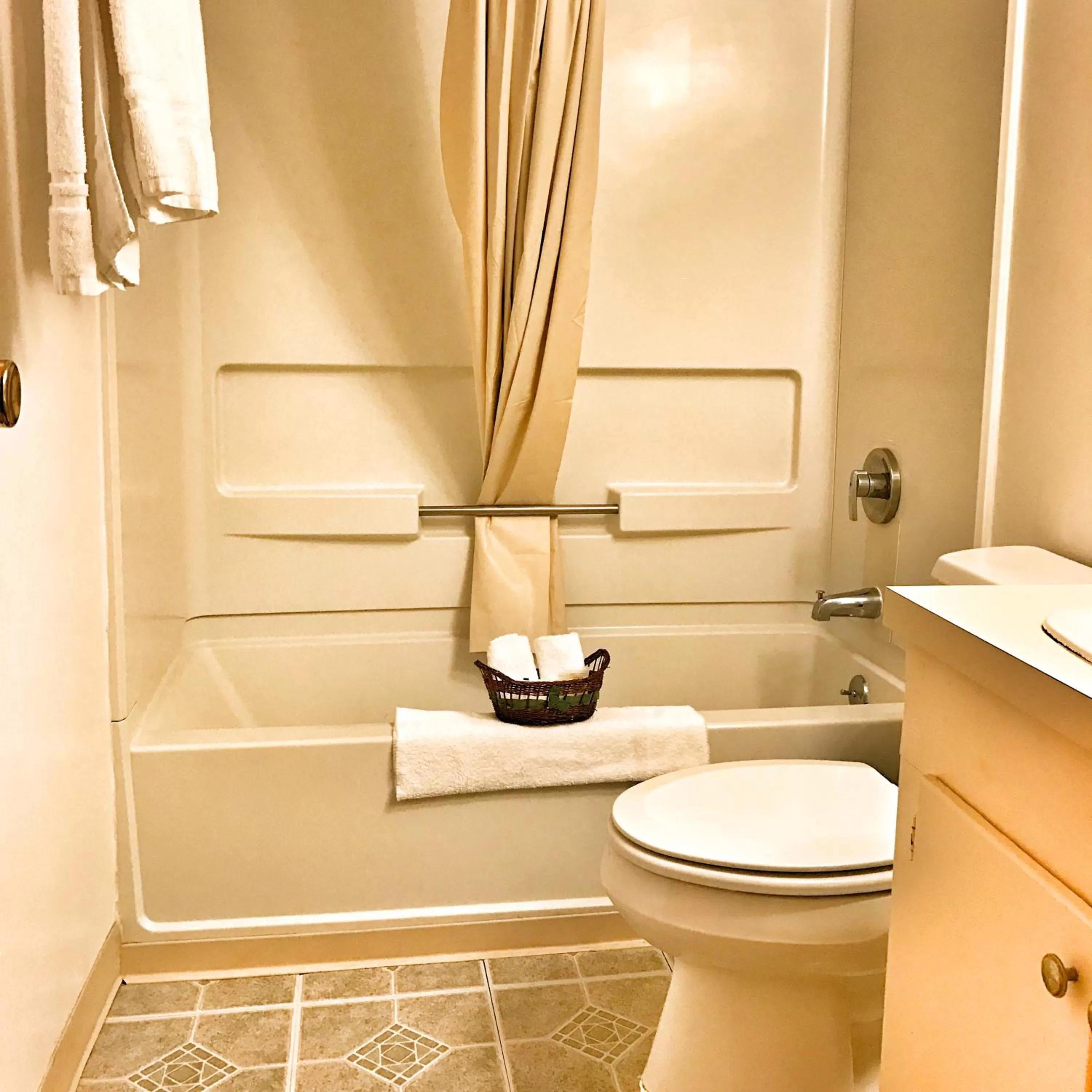 Standard Double Room in Adirondack Efficiencies