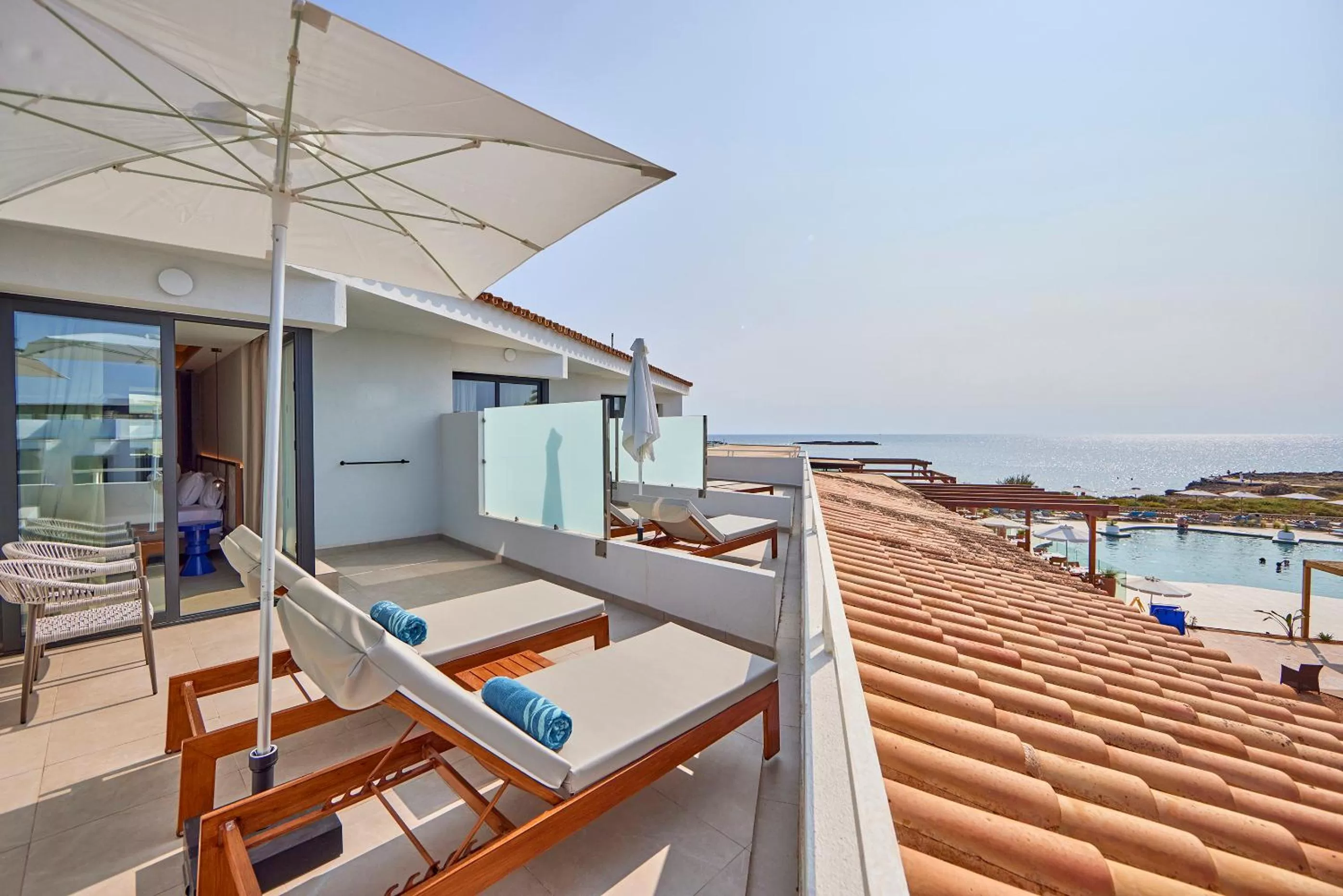 Junior Suite with Side Sea View in Universal Grand León & Spa