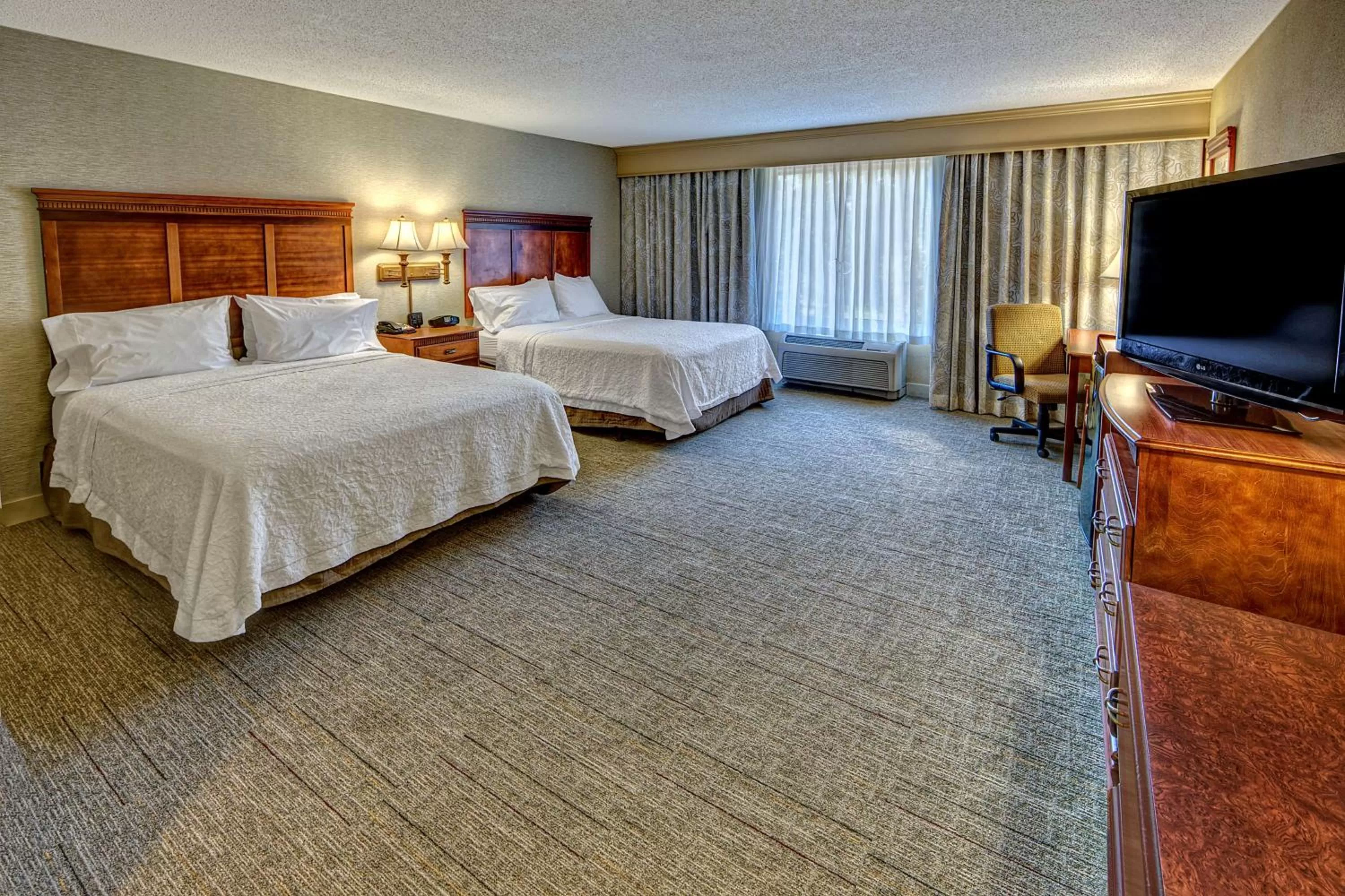 Queen Room with Two Queen Beds - Hearing Access/Non-Smoking in Hampton Inn Manning