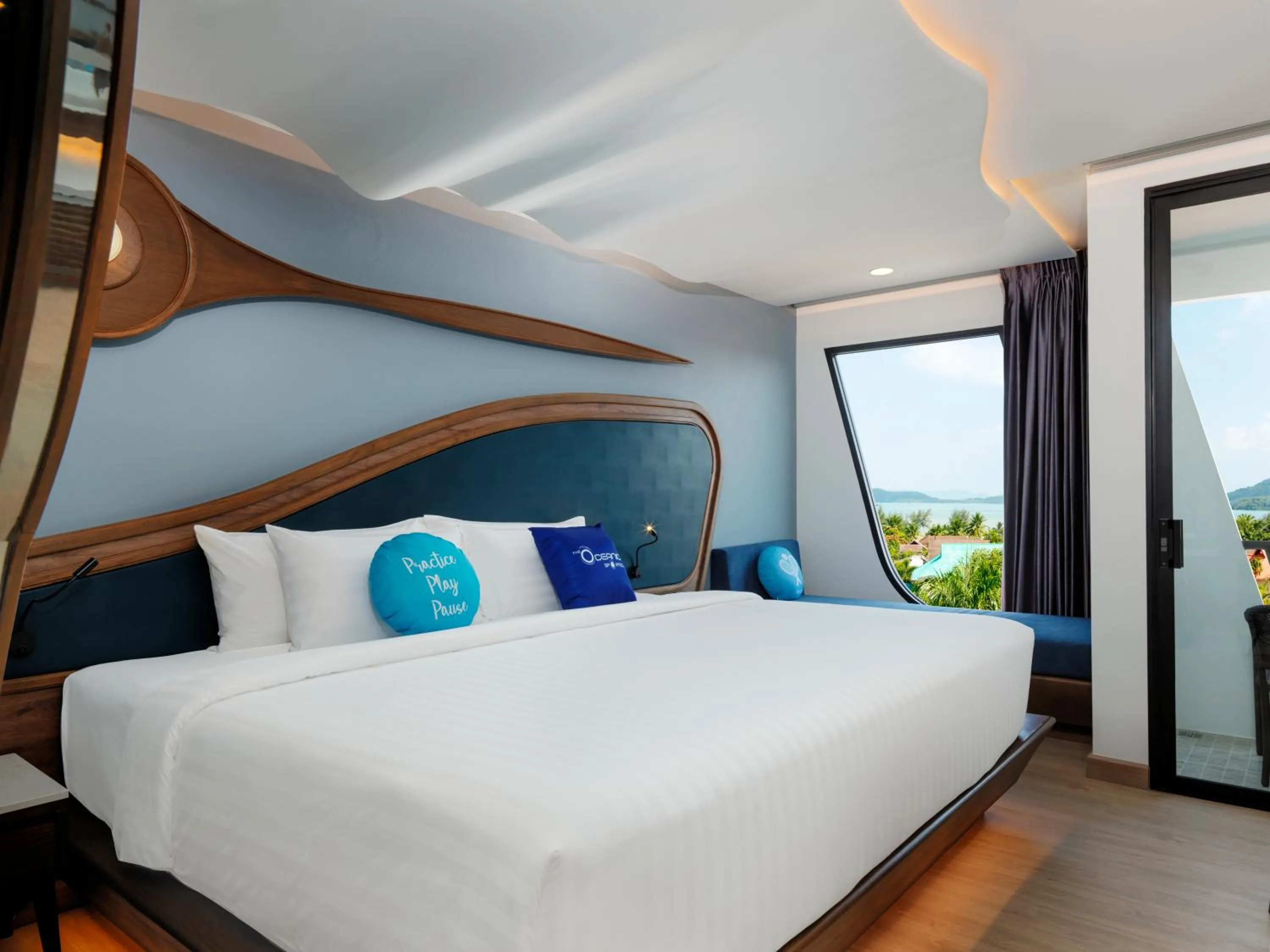 Deluxe Sea-Facing King in The Oceanic Sportel Phuket - SHA Extra Plus