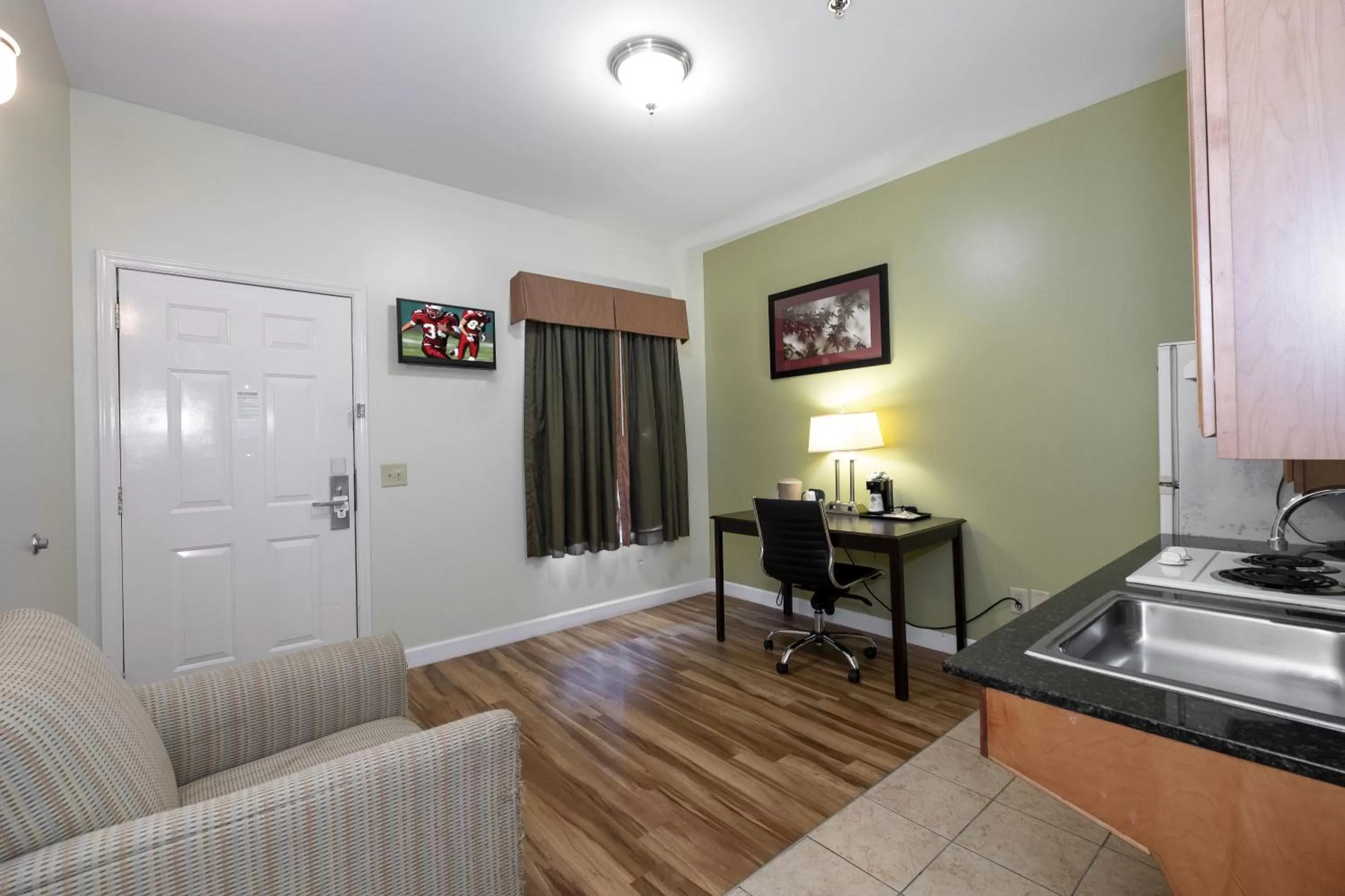 Suite Queen Room - Disability Access with Roll - In Shower - Non-Smoking in Red Roof Inn & Suites Wilson
