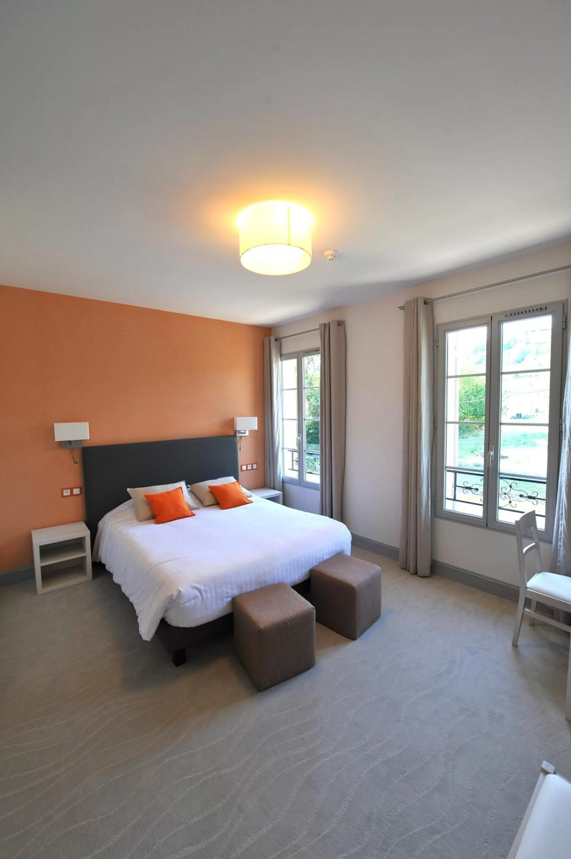 Family Room with Bath (2 Adults + 3 Children) in Logis- Hôtel Spa Restaurant l'Epicurial