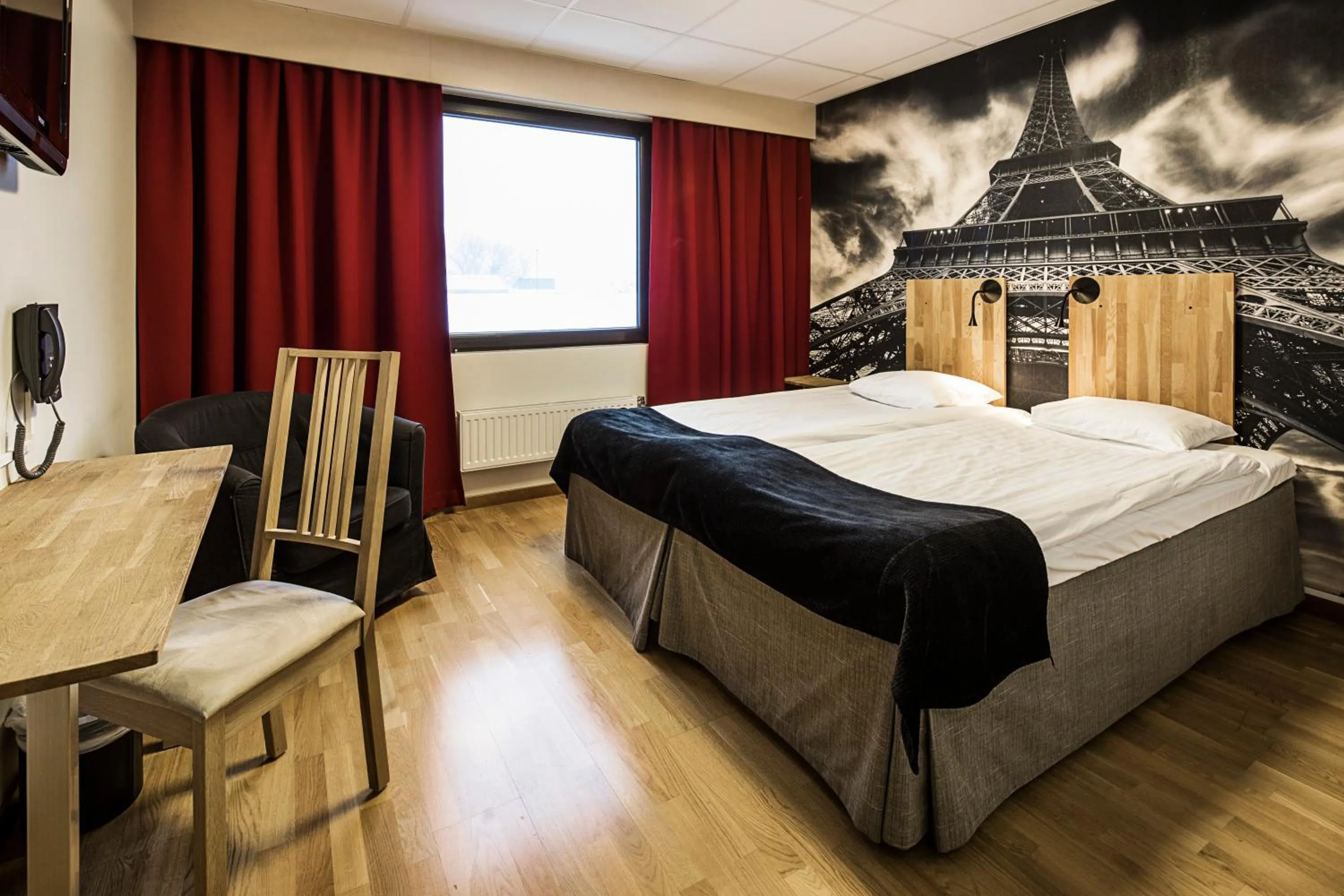 Standard Twin - single occupancy in Home Hotel Bristol