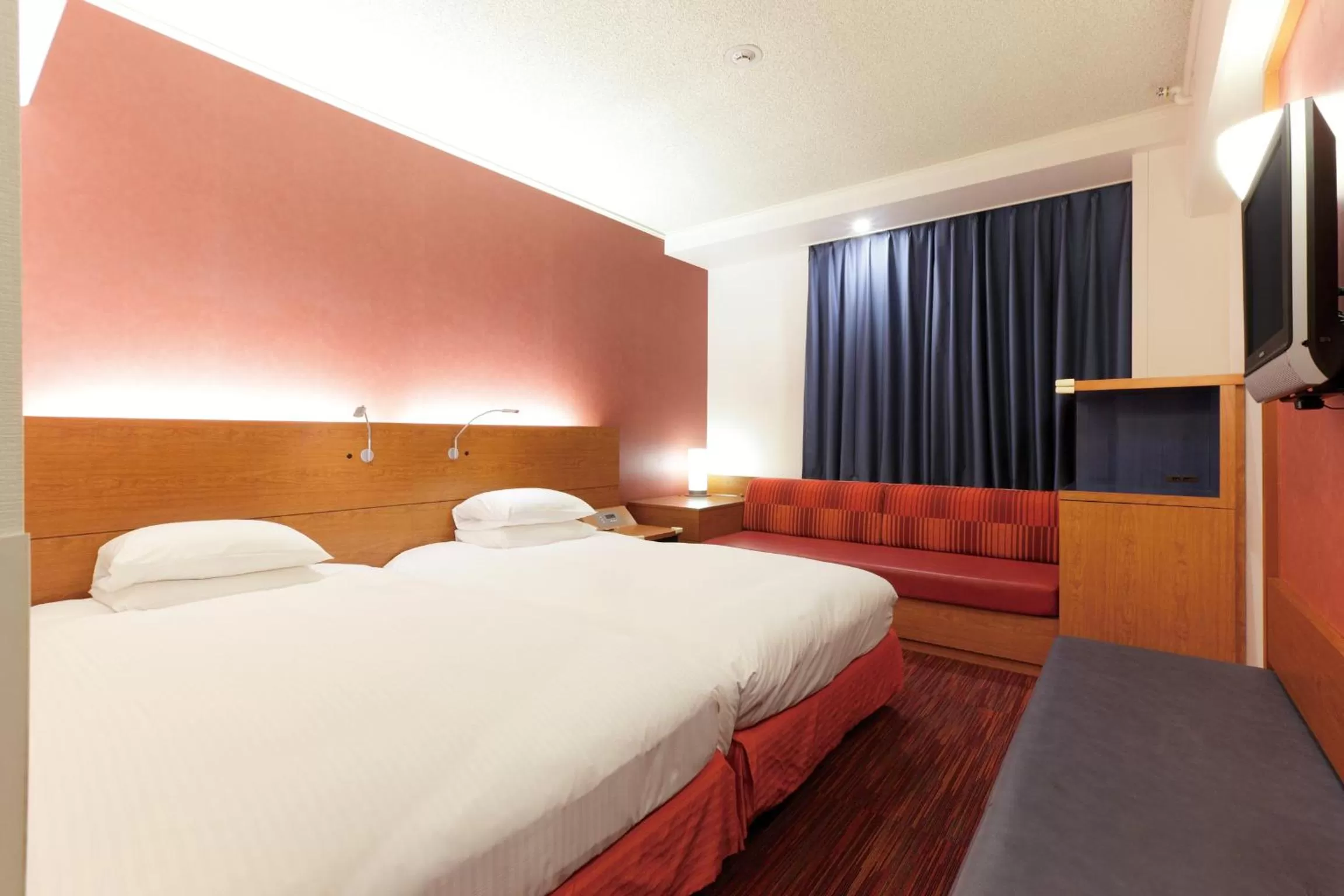 Comfort Twin Room - Main Building - Non-Smoking in Hotel Nikko Narita