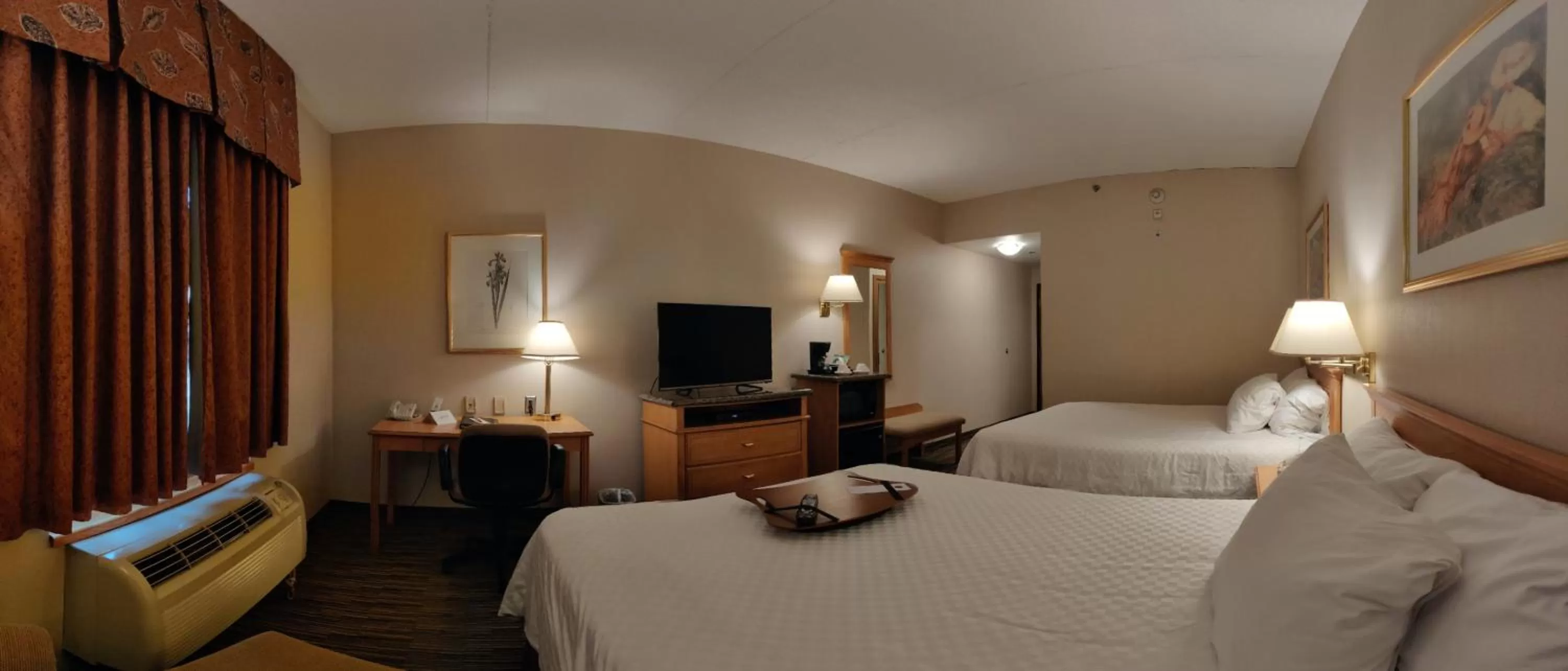 Queen Room in Humphry Inn and Suites