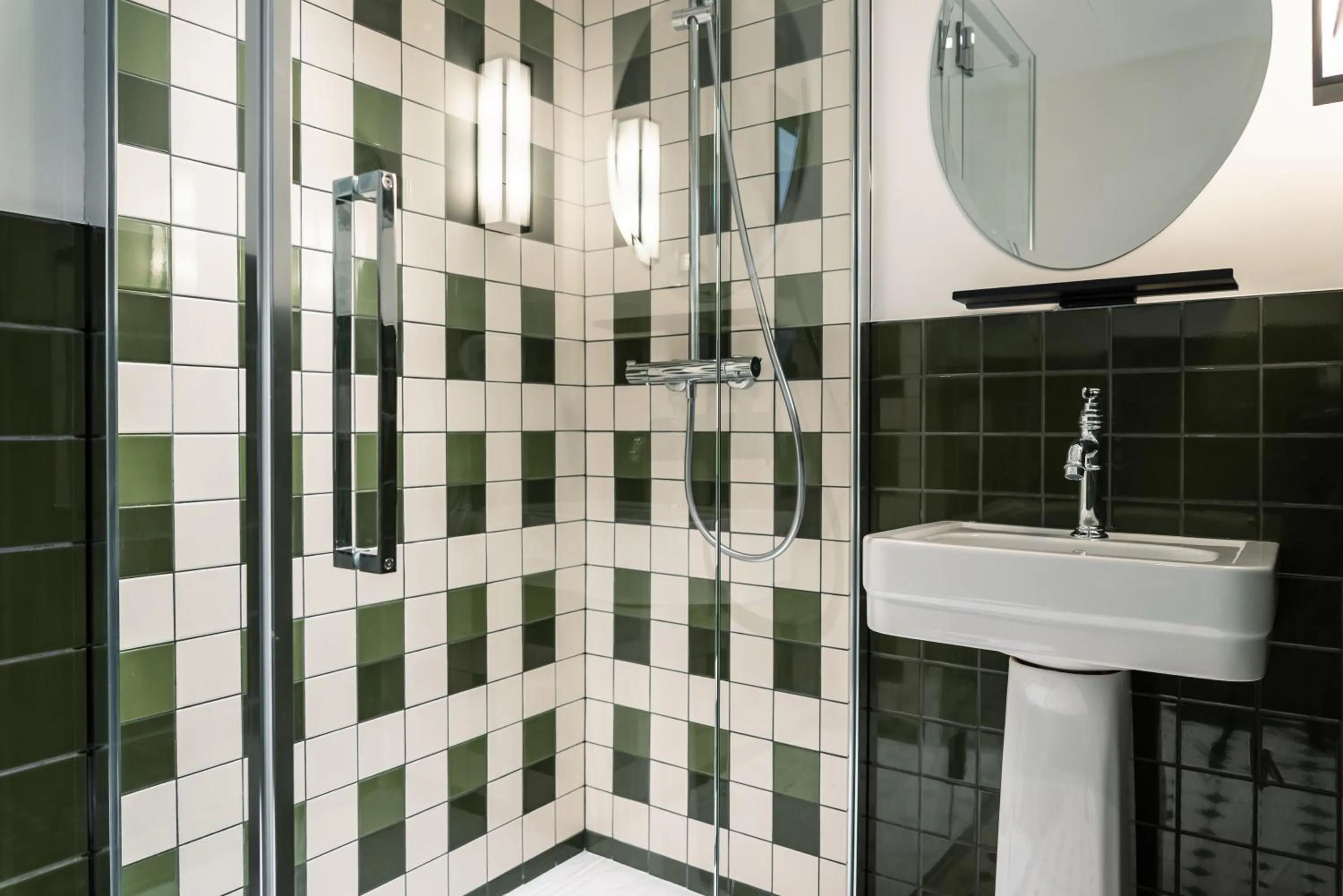 MEDIUM Twin or Double in Kraft Hotel