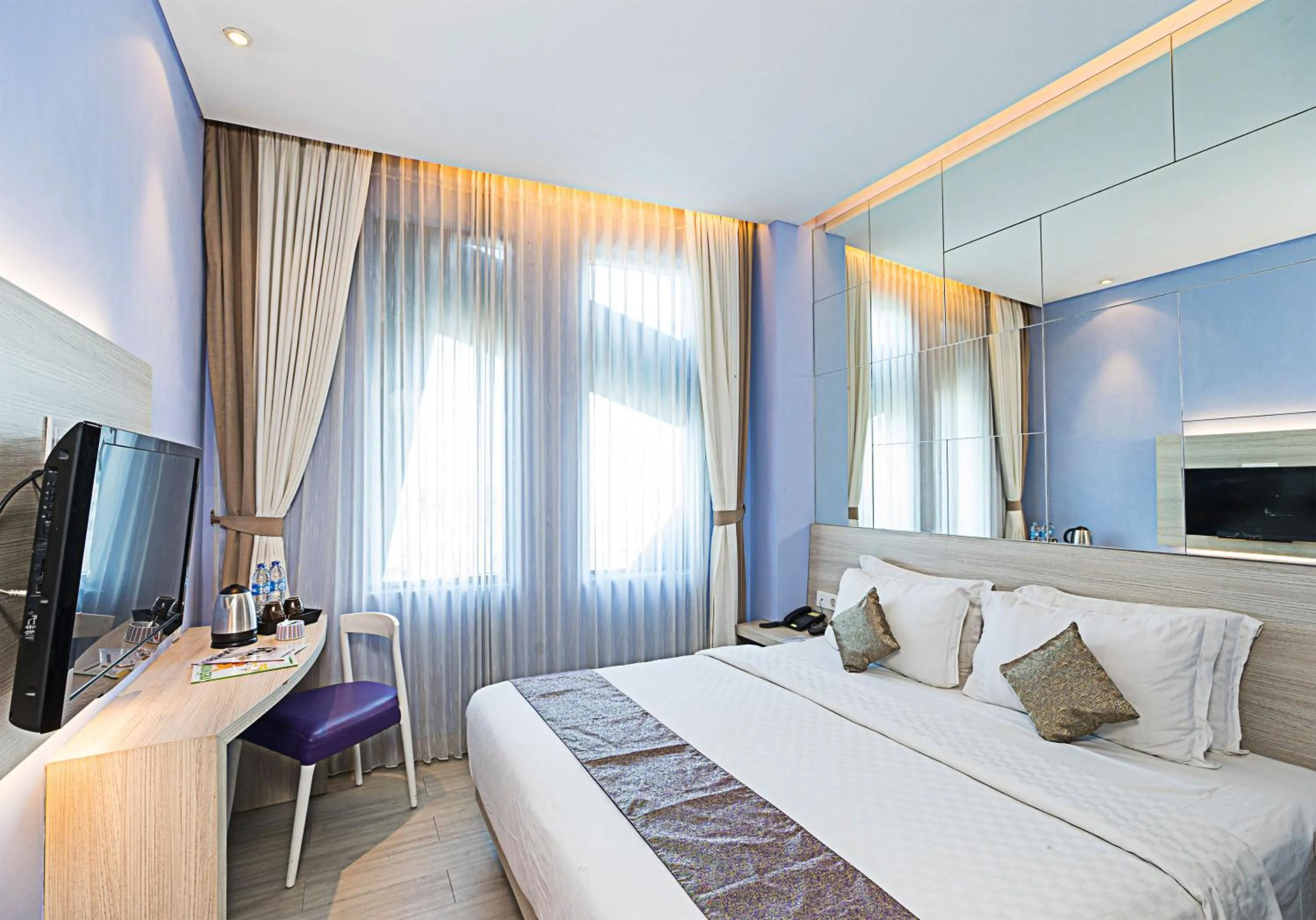 Deluxe Double or Twin Room in Royal City Hotel Jakarta