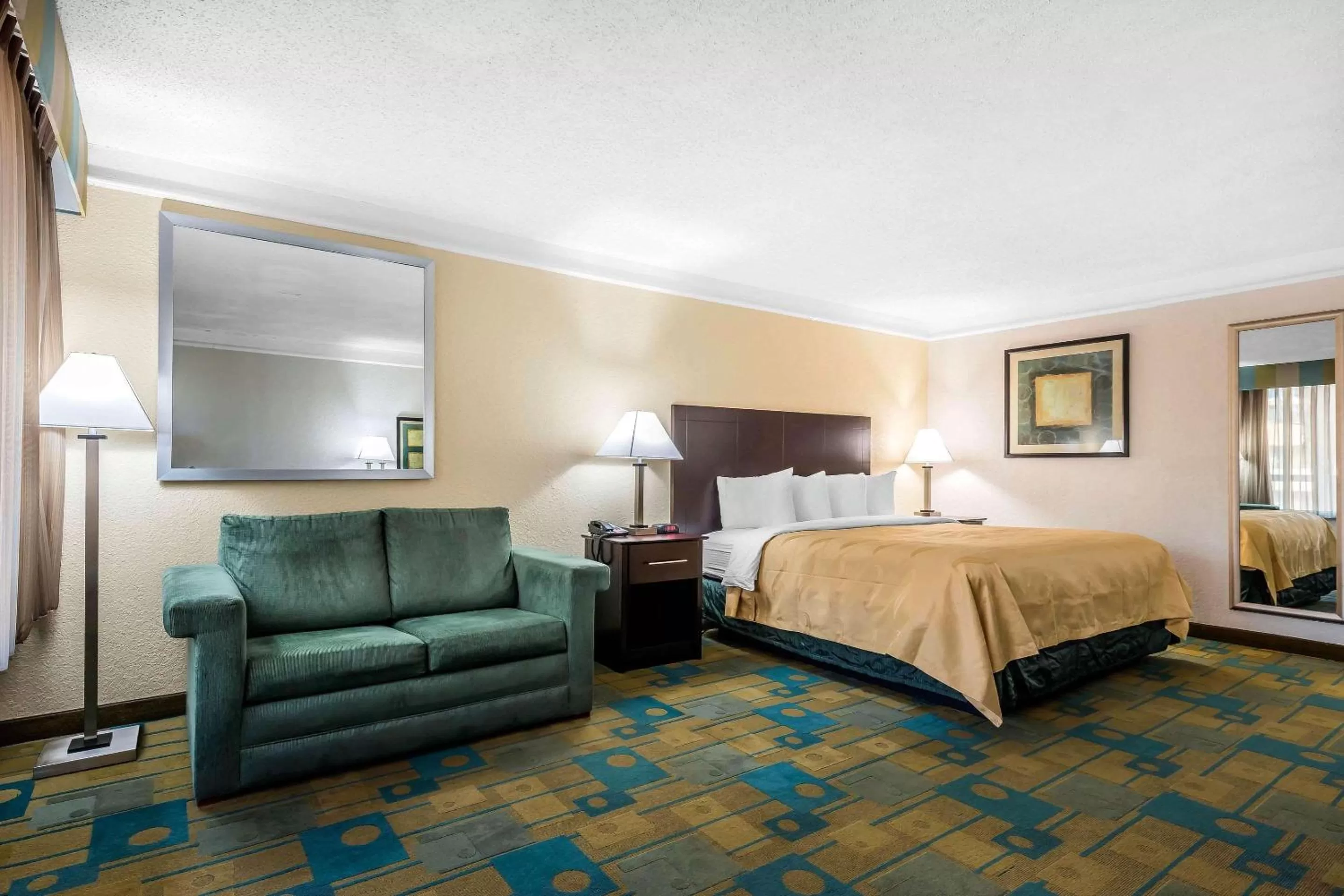 Executive King Room - Non-Smoking in Quality Inn At International Drive Orlando