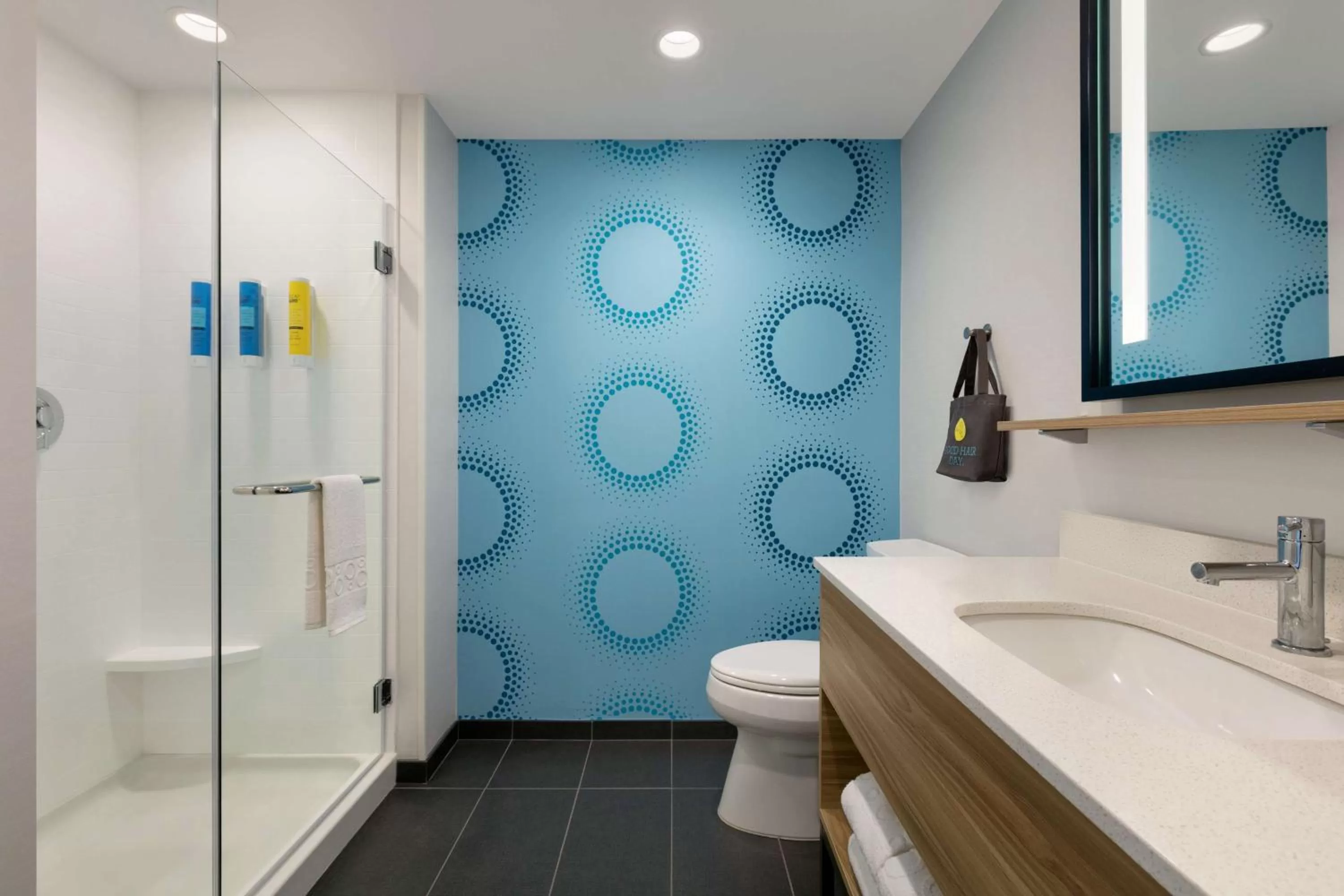 Queen Room with Two Queen Beds - Hearing Access in Tru By Hilton Easton