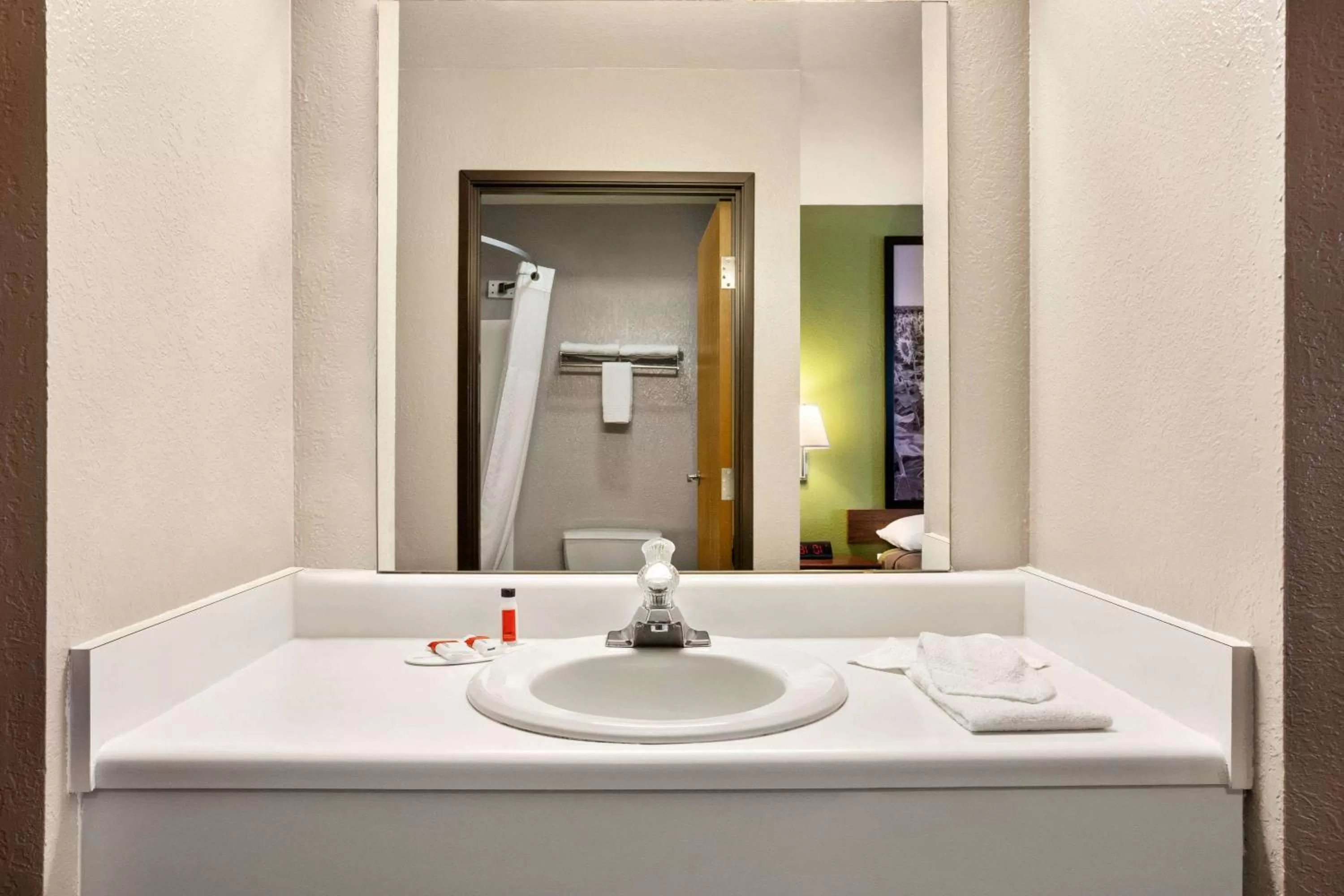 Queen Room with Two Queen Beds - Non-Smoking in Super 8 by Wyndham Holton