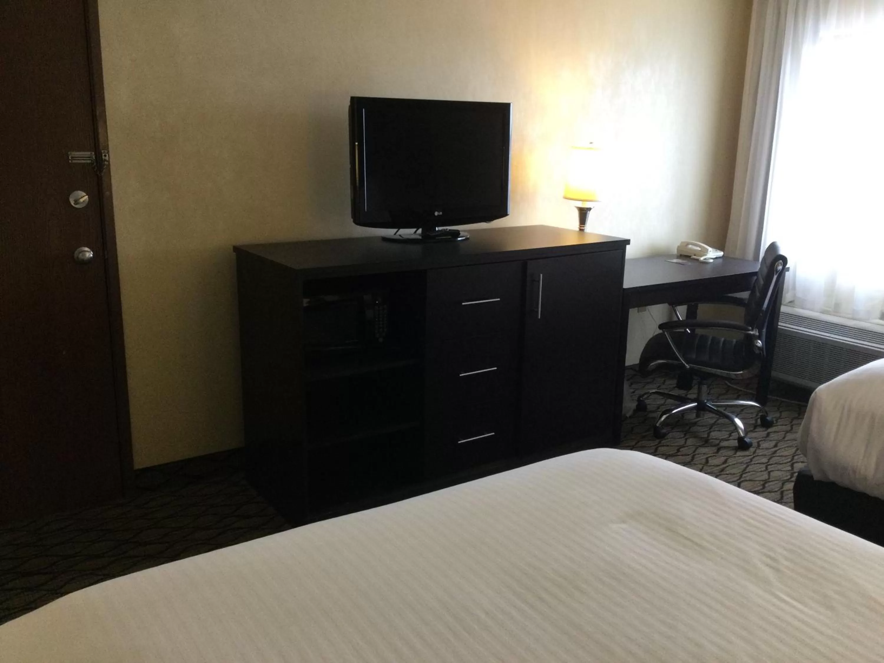 Queen Room - Disability Access/Non-Smoking in Baymont by Wyndham Bridgeport/Frankenmuth