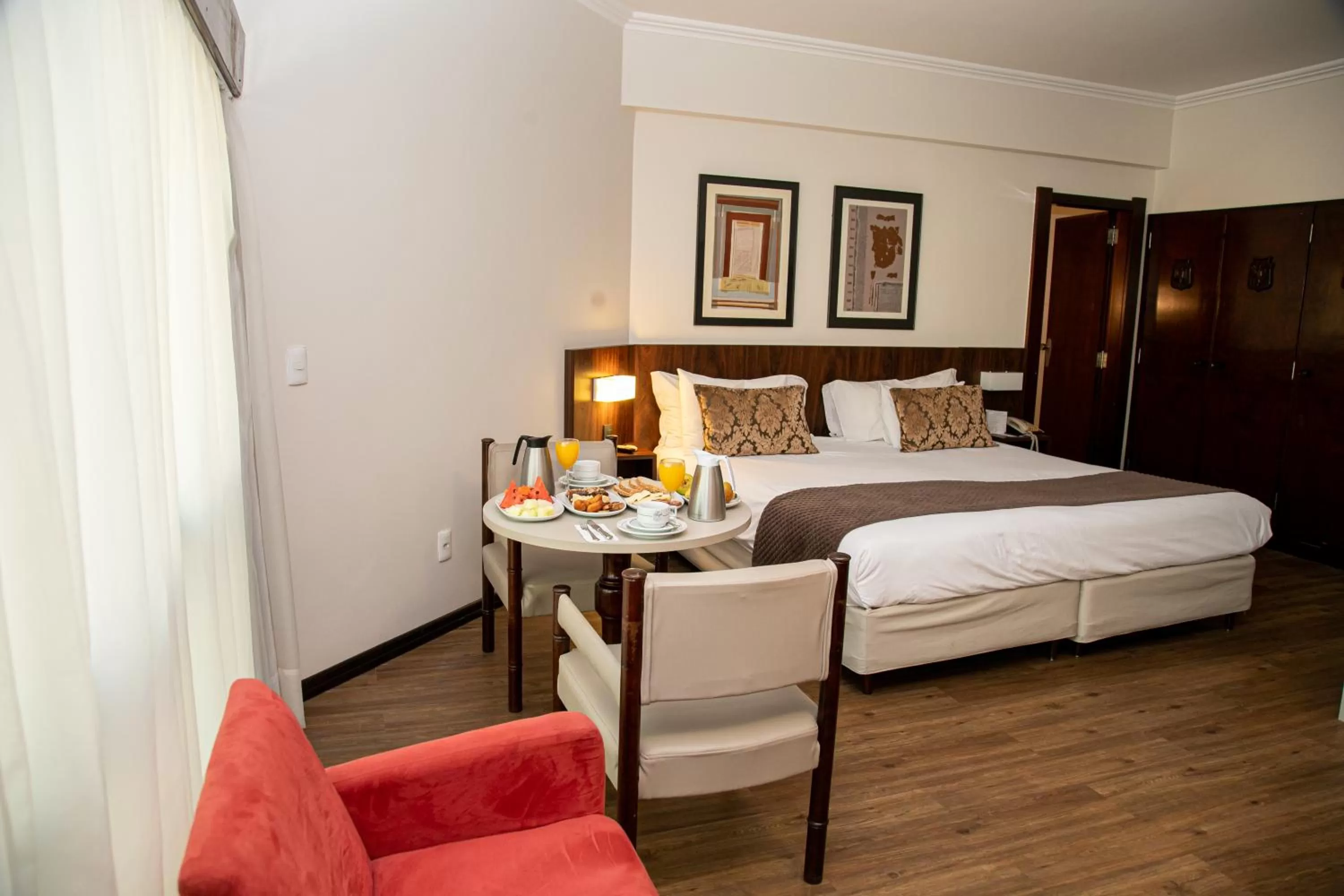 Suite with Double Bed - single occupancy in Plaza Blumenau Hotel